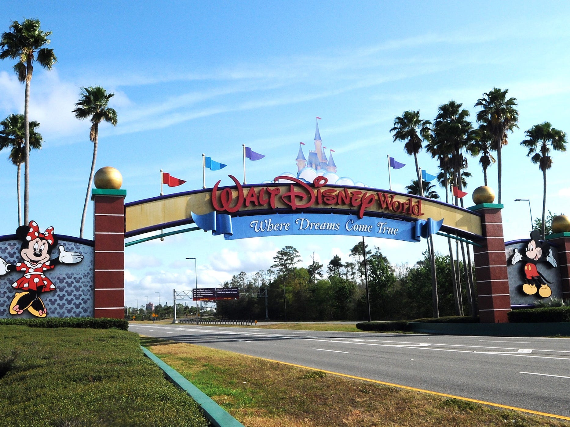 walt disney world entrance
