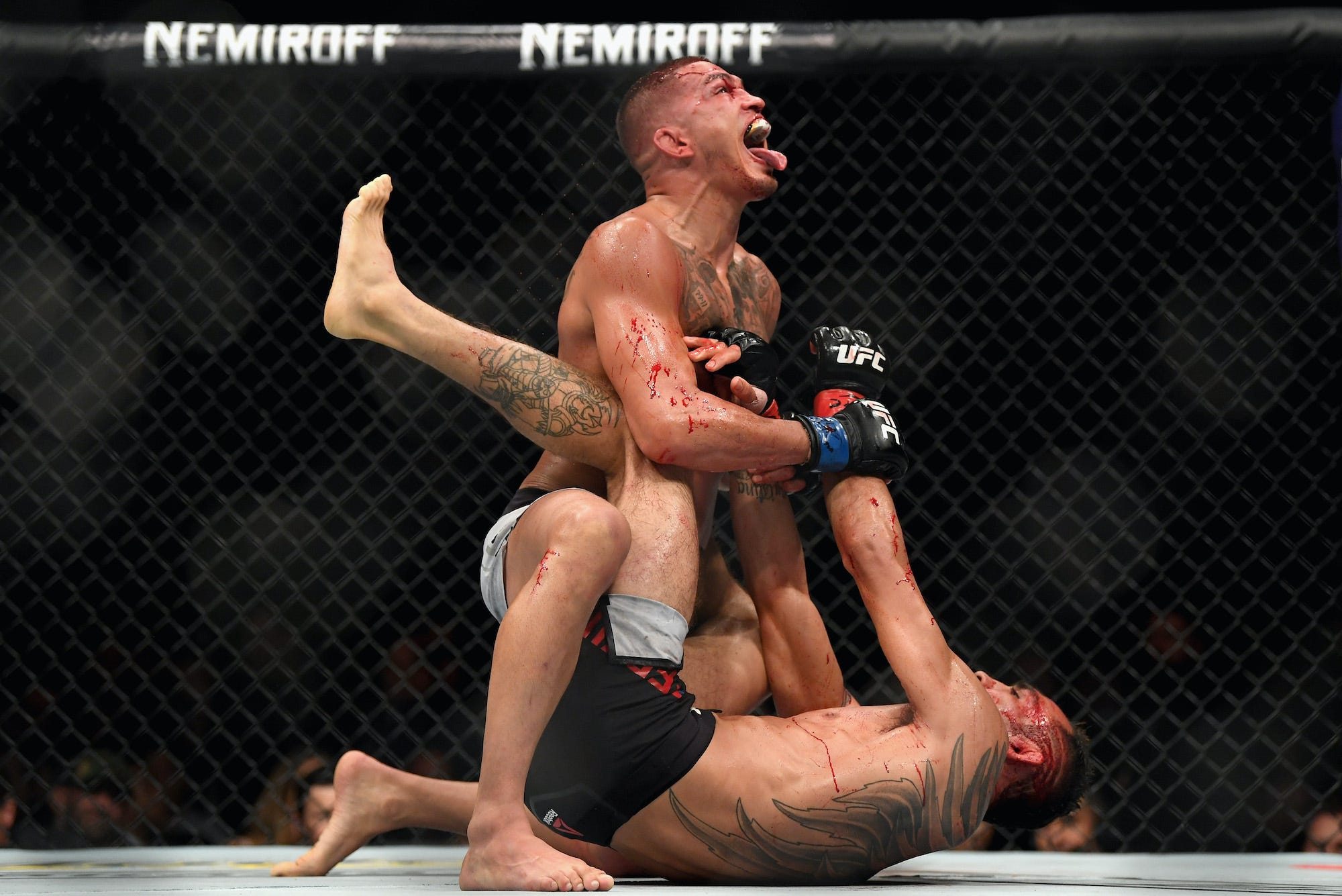 Anthony Pettis signs for the PFL 2021