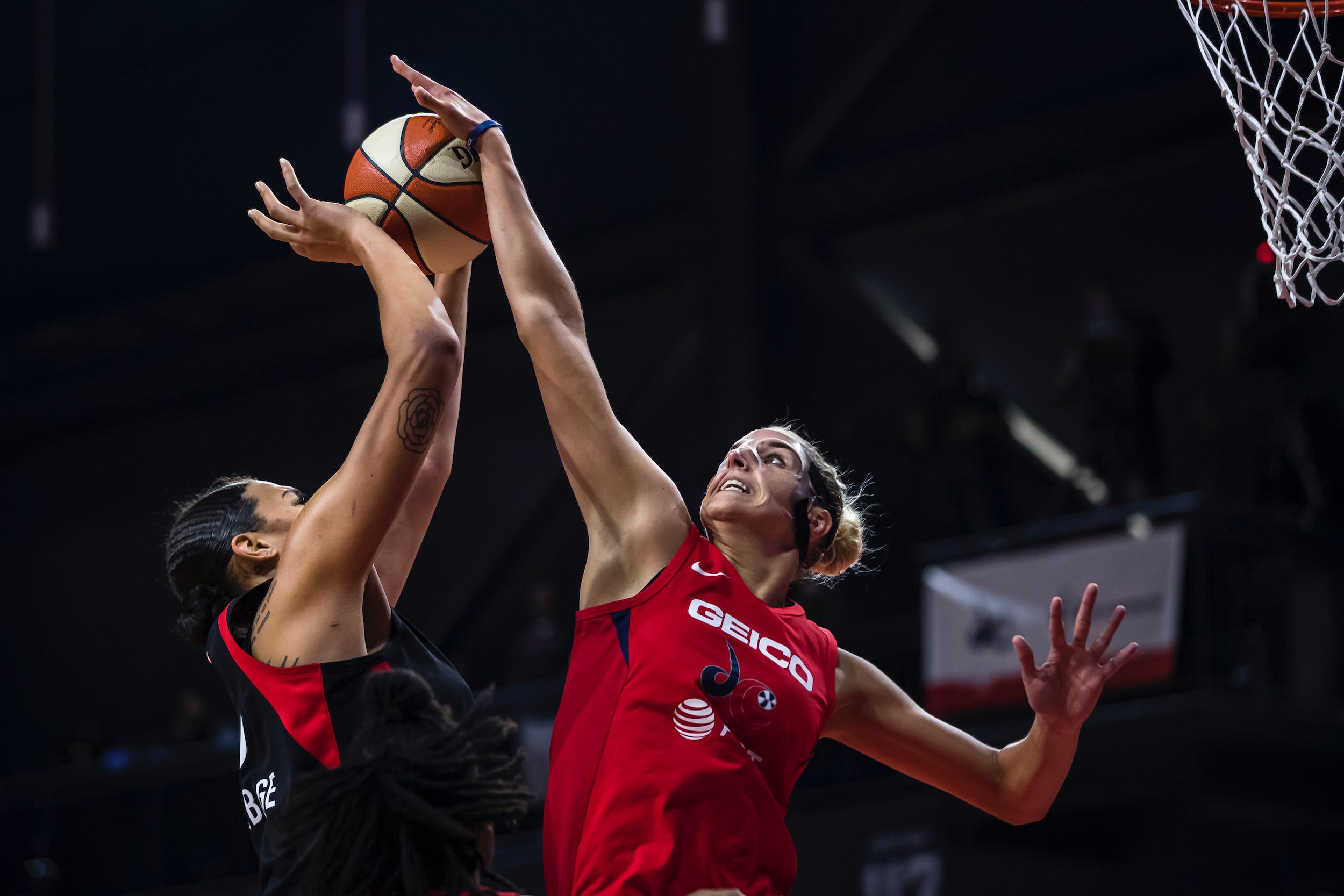 elena delle donne block