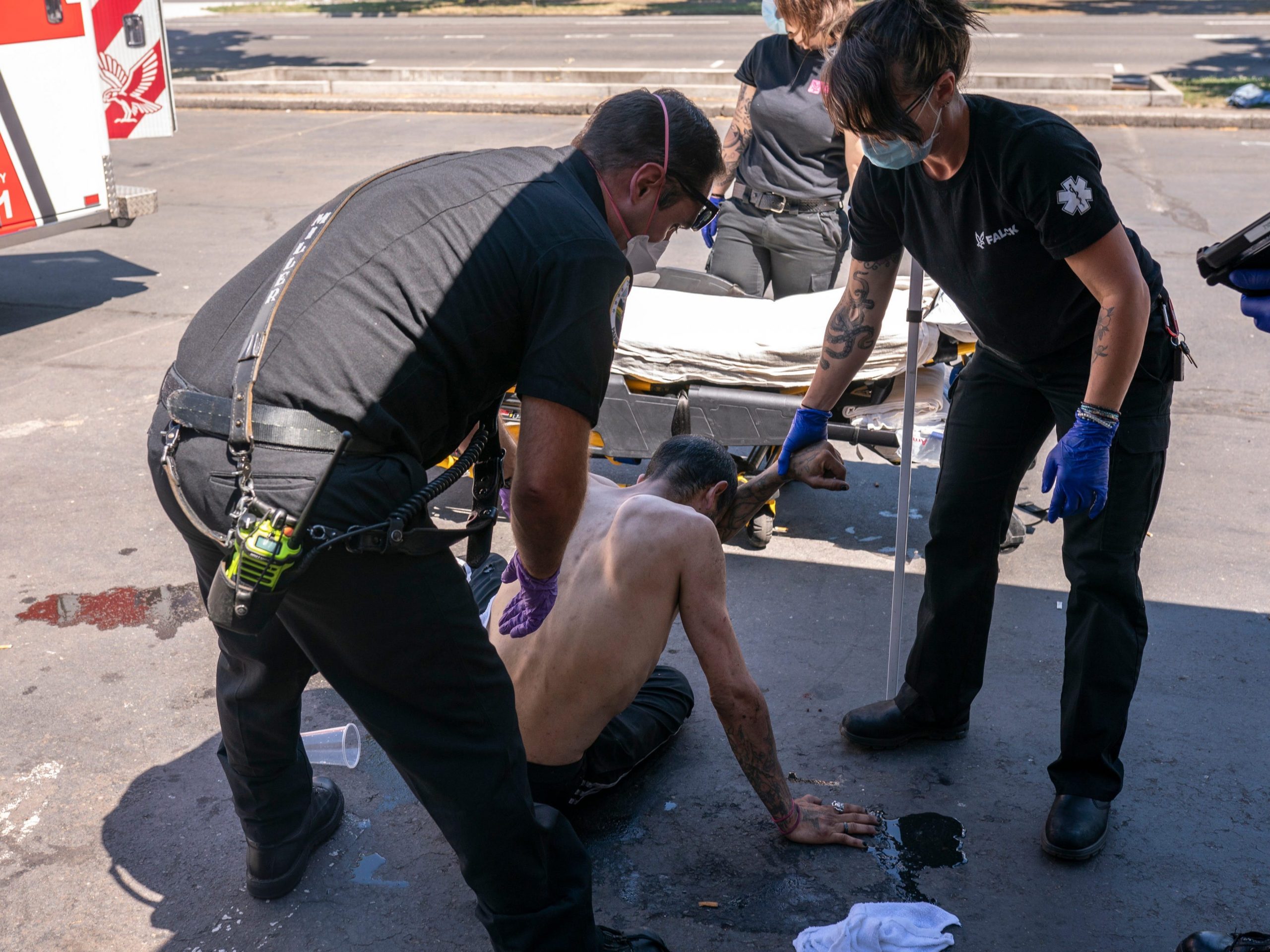 Fire department helps man in Oregon amidst heat wave