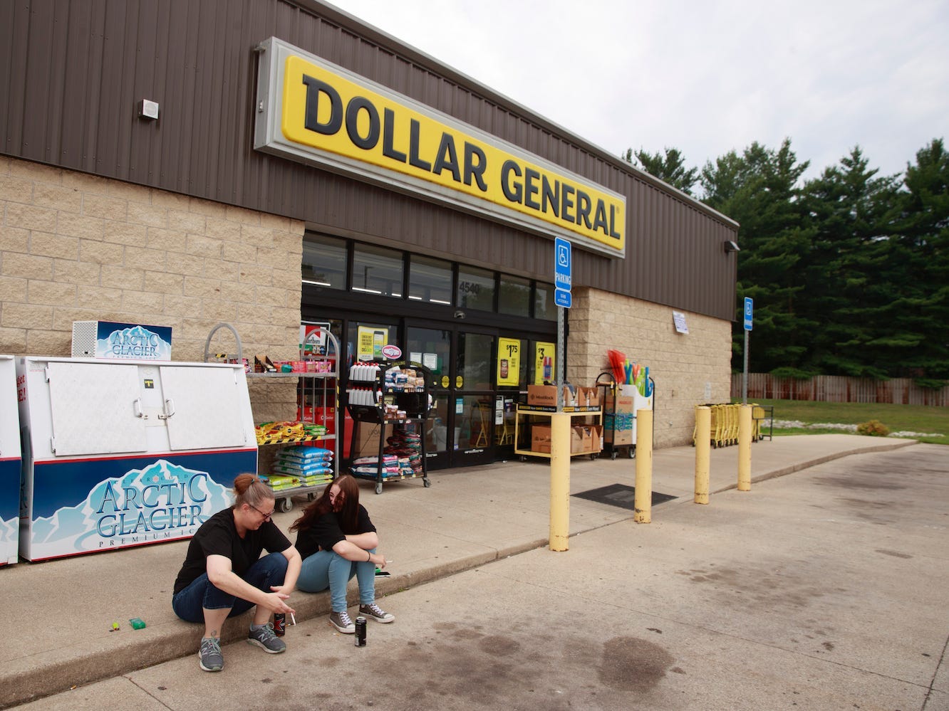An exterior shot of a Dollar General store