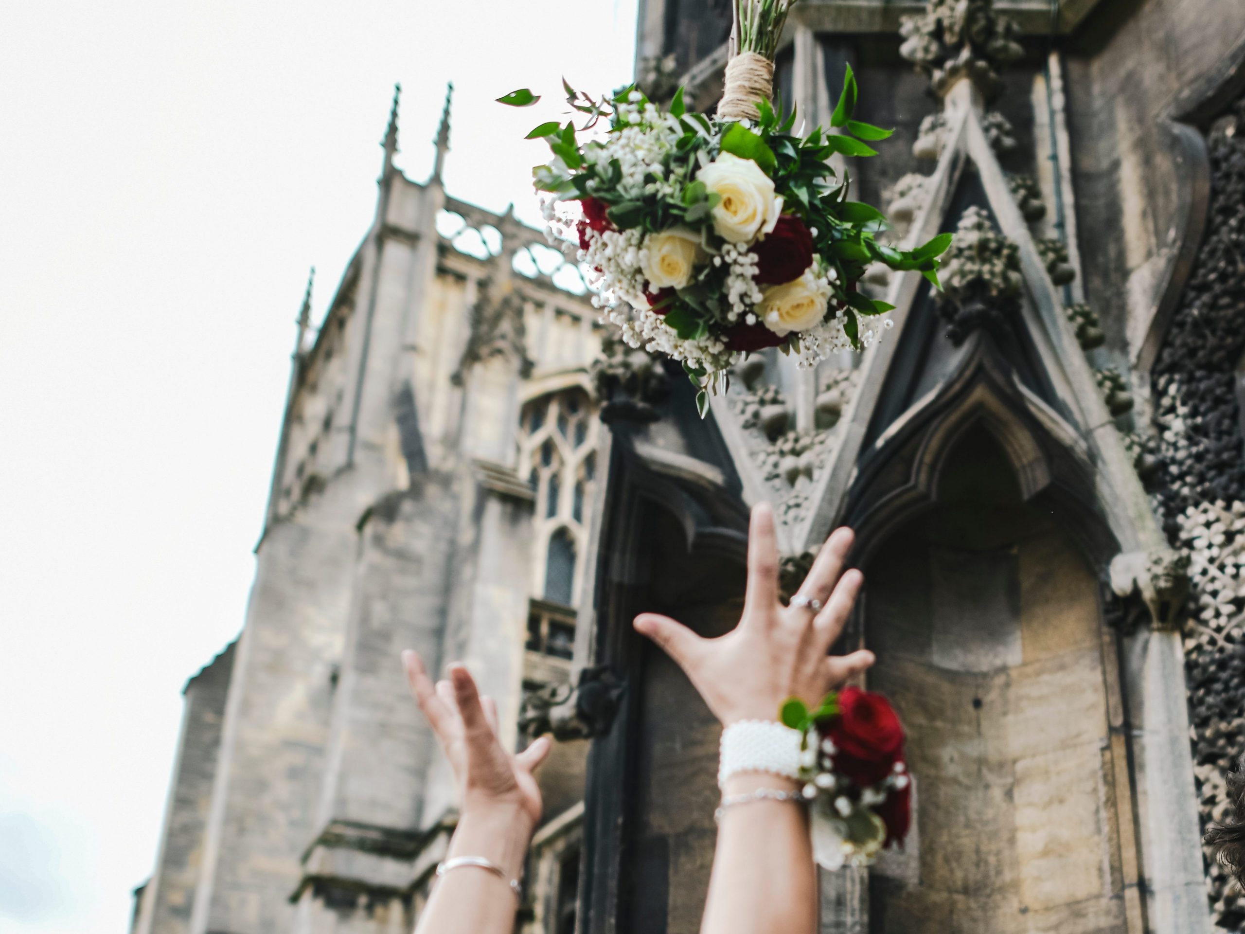 bouquet toss