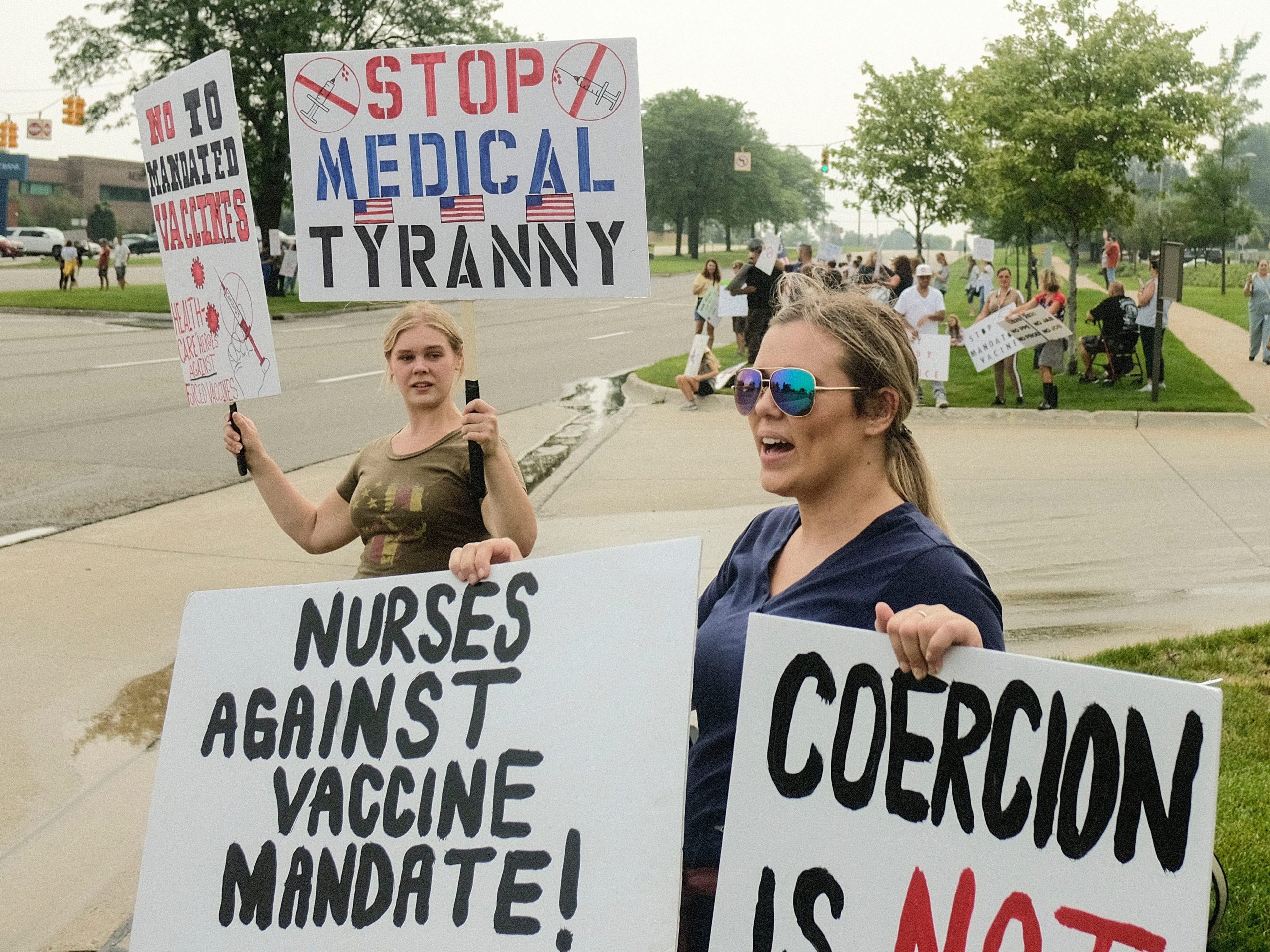 Nurses protest against vaccine mandate