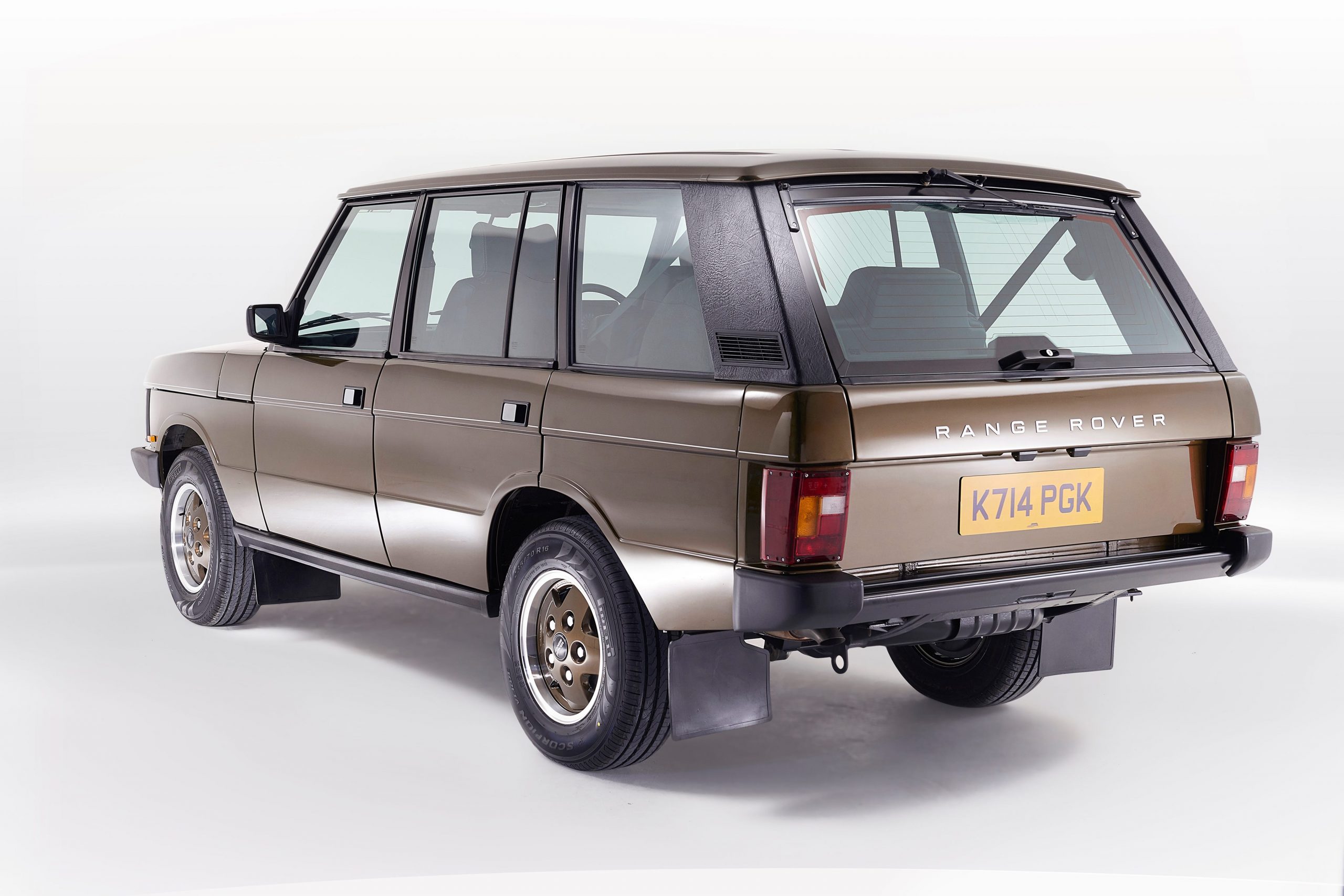 A brown Kingsley Cars Range Rover.