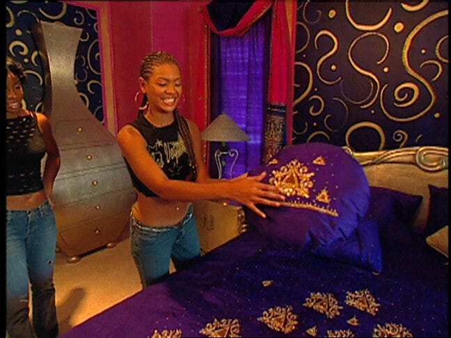 Beyonce in her Aladdin bedroom