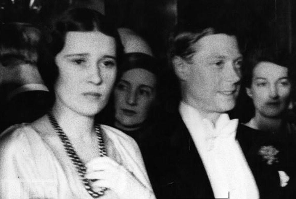 Viscountess Thelma Furness and Edward VIII, the then-Prince of Wales (1932)