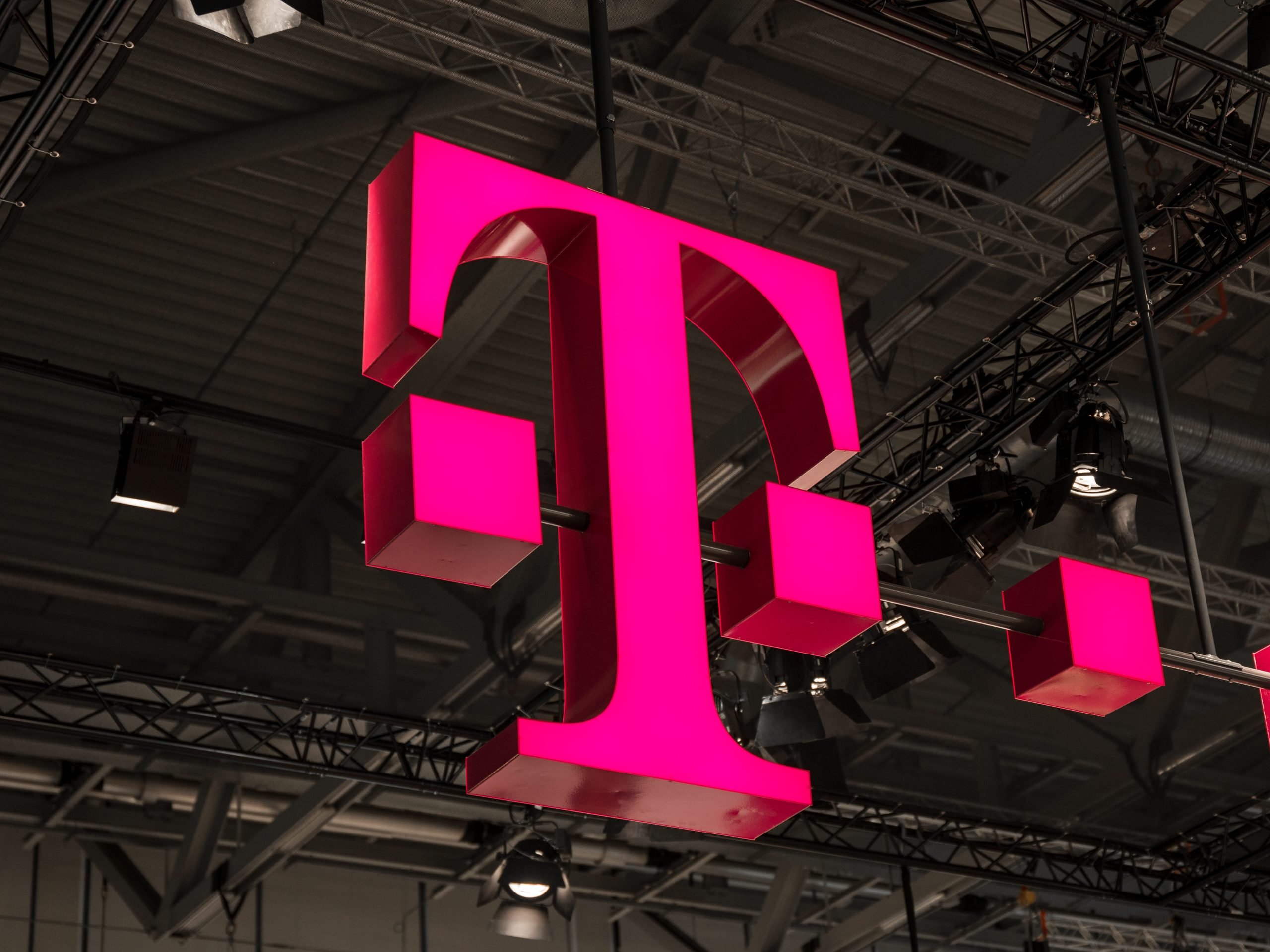 tmobile logo pink