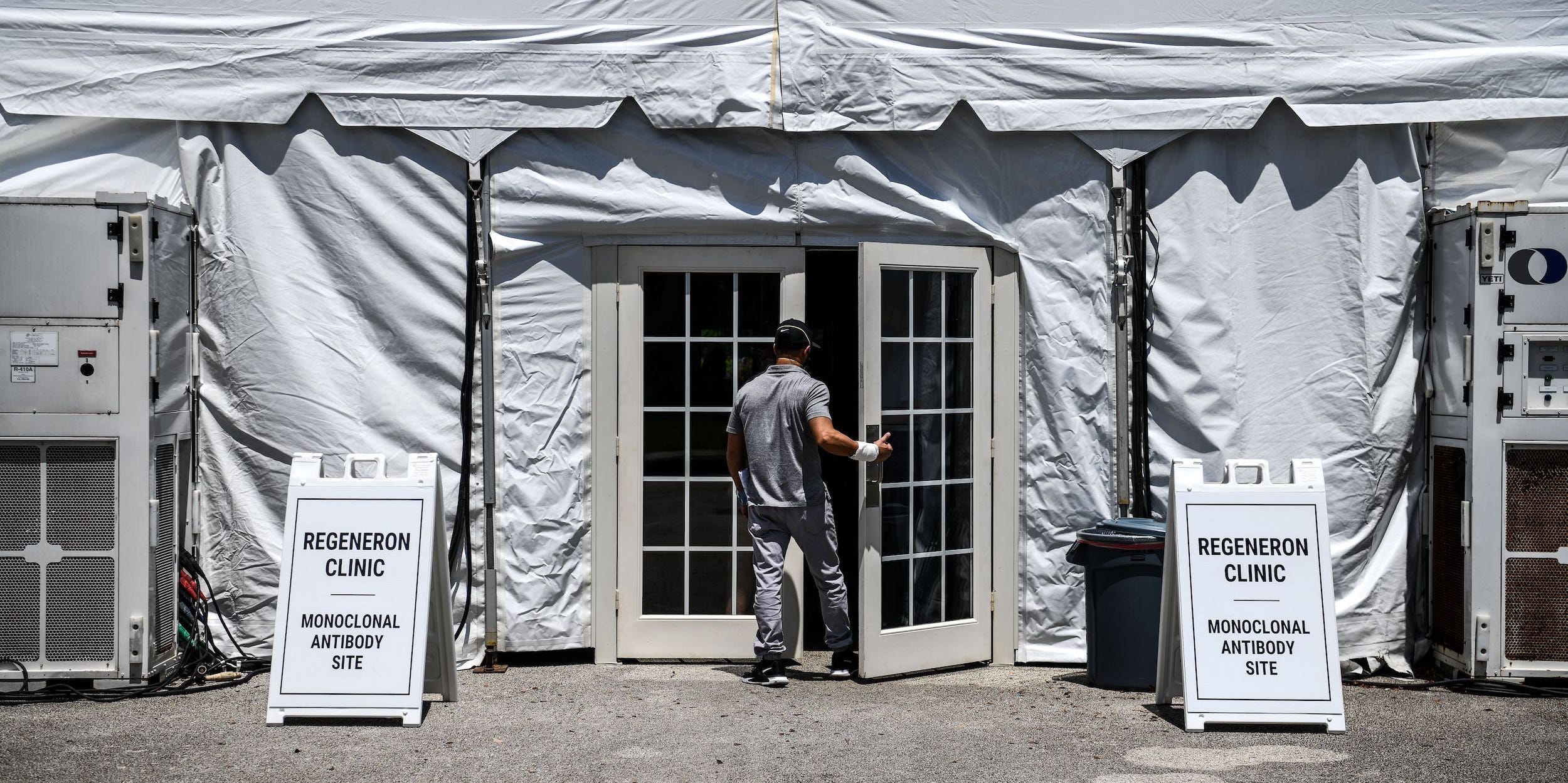 A man enters the Regeneron Clinic at a monoclonal antibody treatment site in Pembroke Pines, Florida, on August 19, 2021.