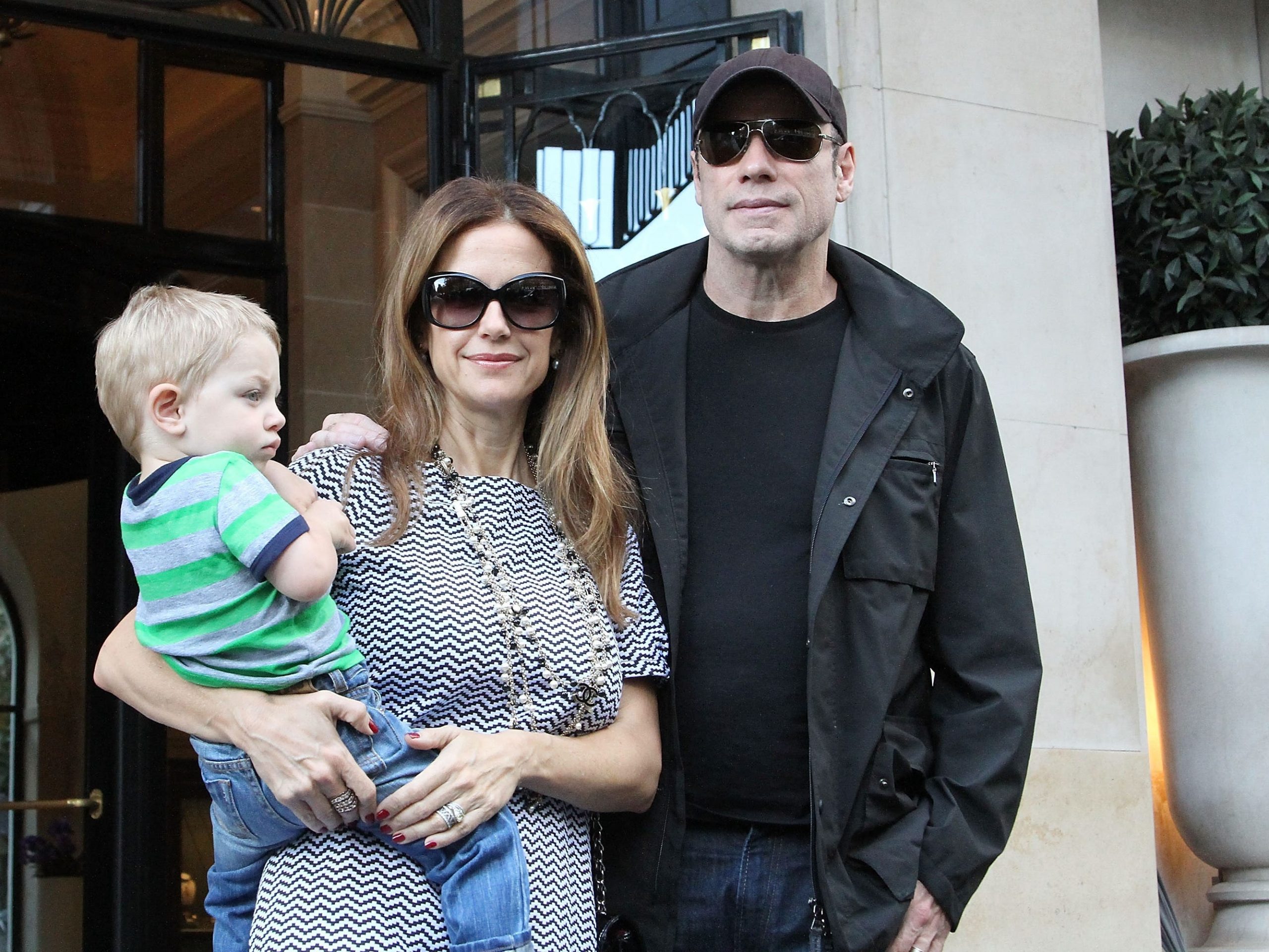 Kelly Preston, John Travolta, Ben Travolta in Paris 2012