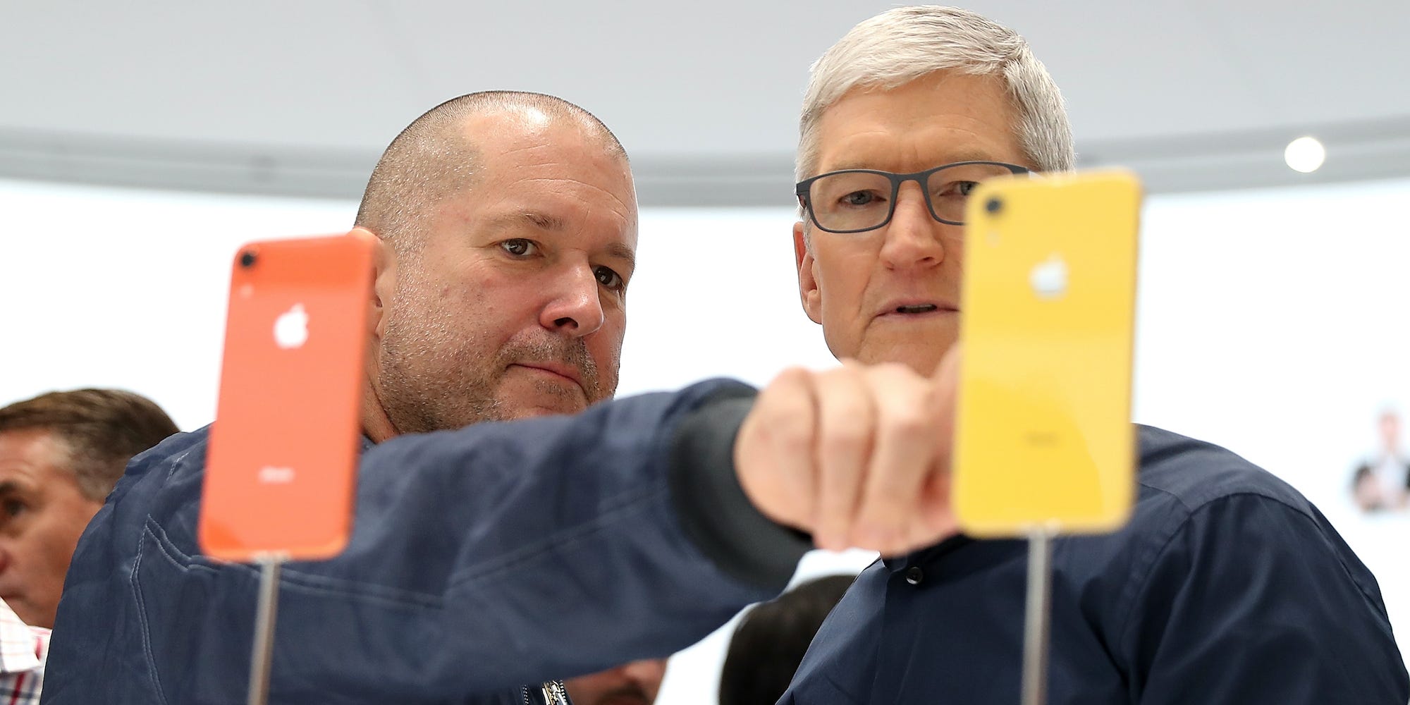 tim cook jony ive iphones