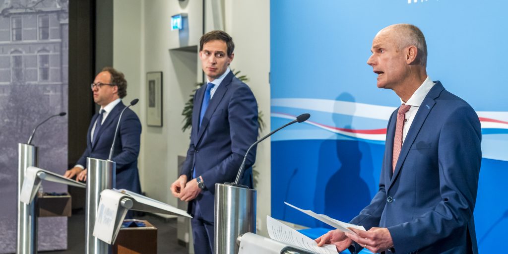 De voor de coronasteunpakketten verantwoordelijke ministers Koolmees, Hoekstra en Blok.