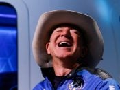 Jeff Bezos na zijn geslaagde ruimtevlucht met Blue Origin