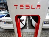 Een oplaadpunt van Tesla in Berlijn.