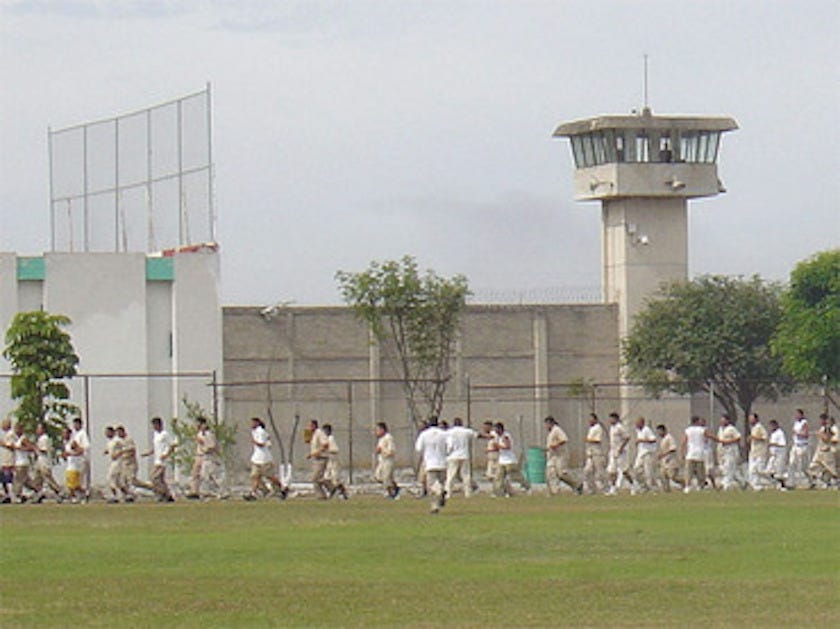 puente grande el chapo prison