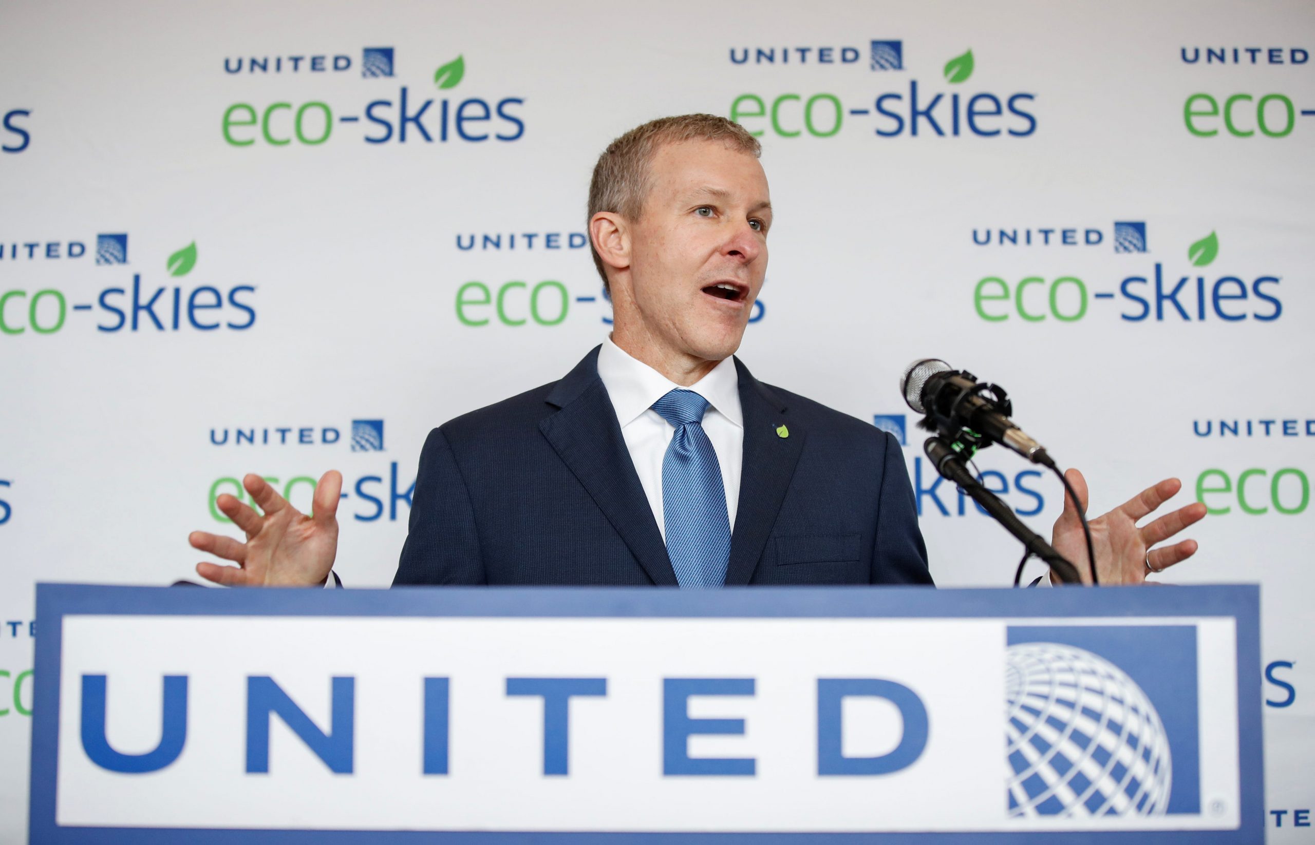 FILE PHOTO: United Airlines president Scott Kirby speaks before the departure of the "Flight for the Planet", the most eco-friendly commercial flight in history of aviation, according to the airline, from O'Hare International Airport to Los Angeles, in Chicago, Illinois, U.S., June 5, 2019. REUTERS/Kamil Krzaczynski