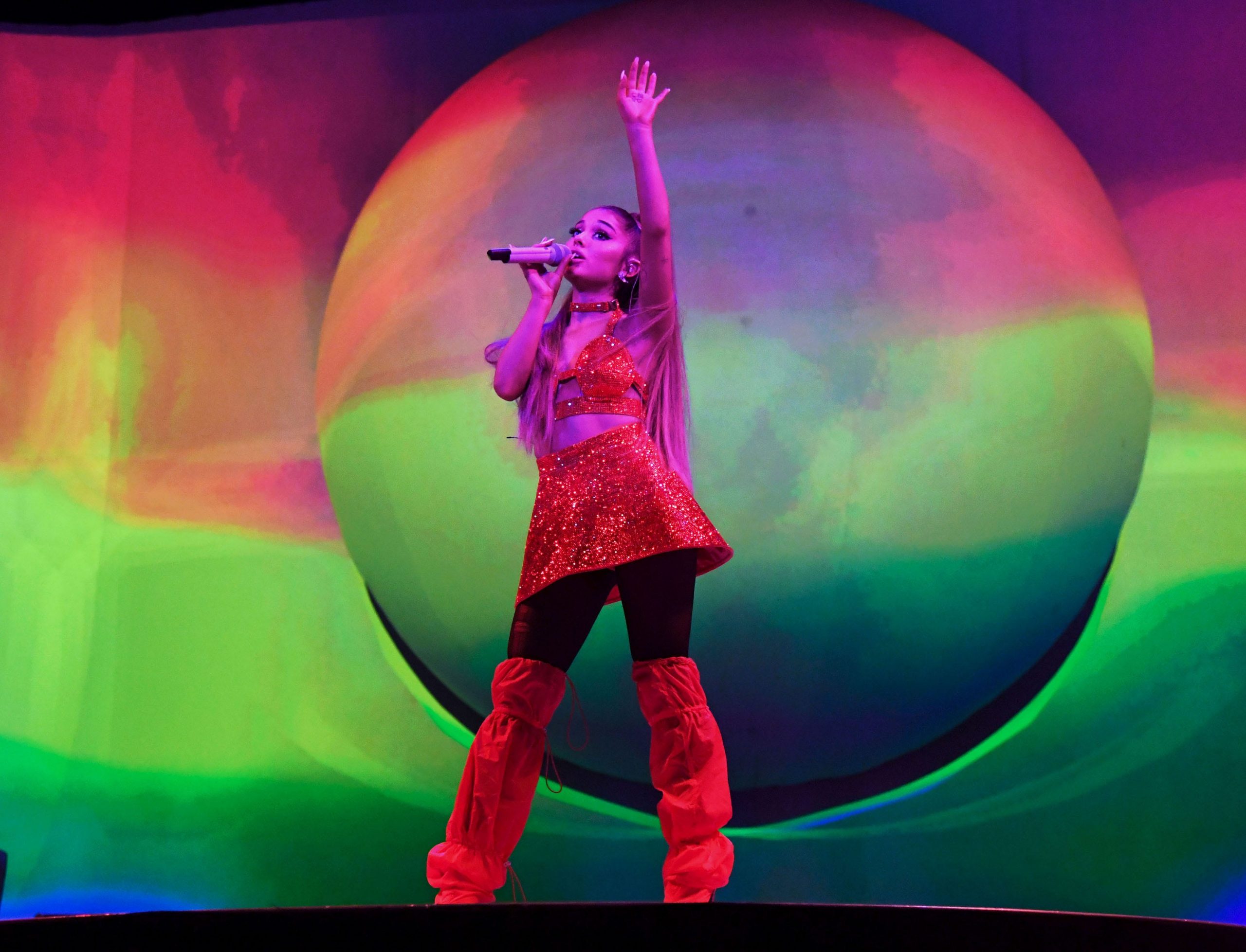ariana grande swt