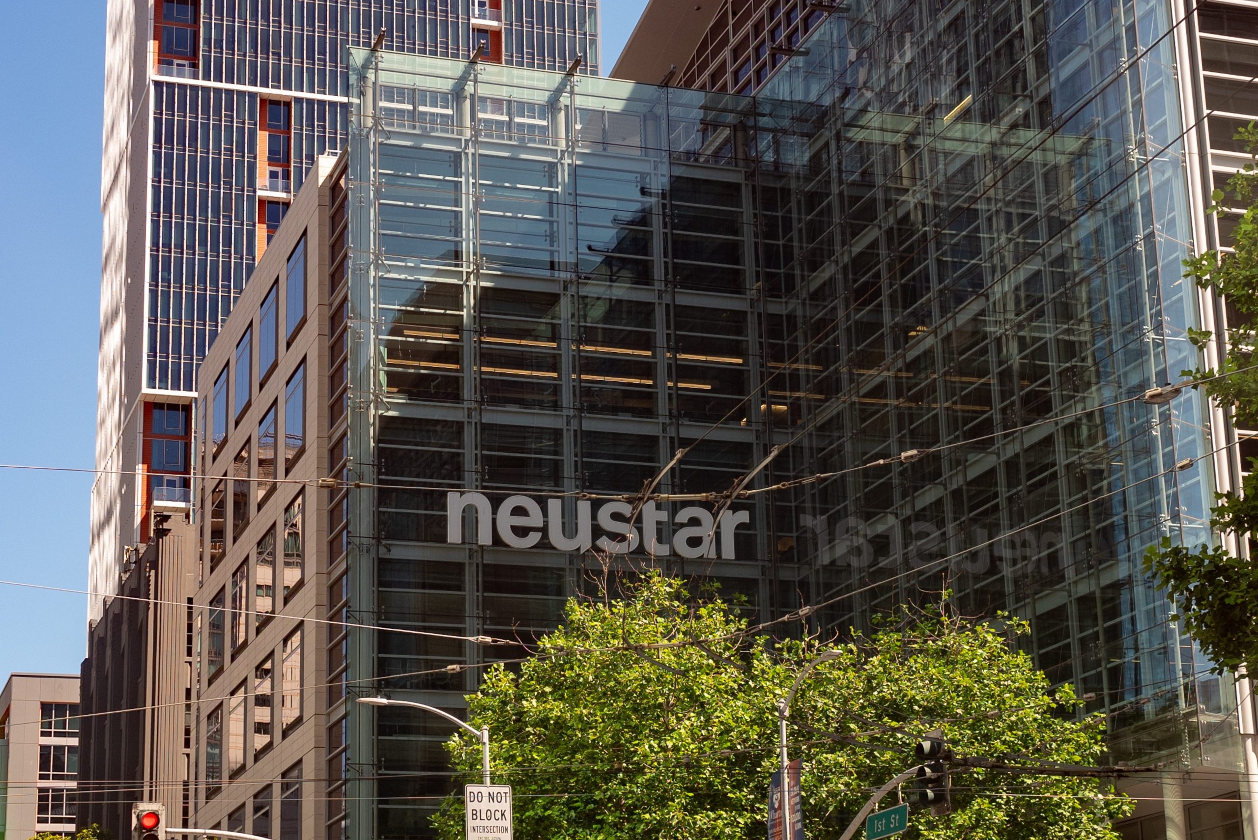Neustar building