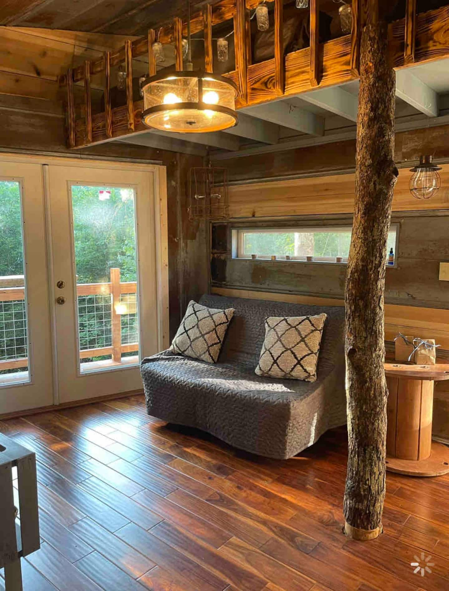 The lounge area in Eli's Treehouse in North Carolina.