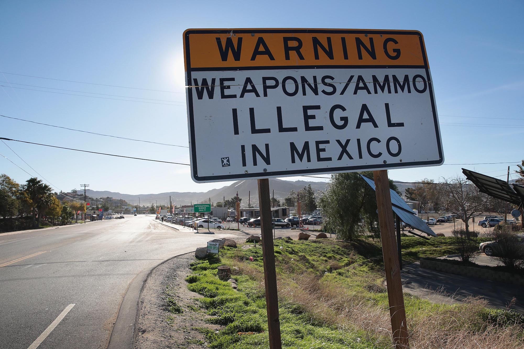 Sign about Mexico guns laws near California border