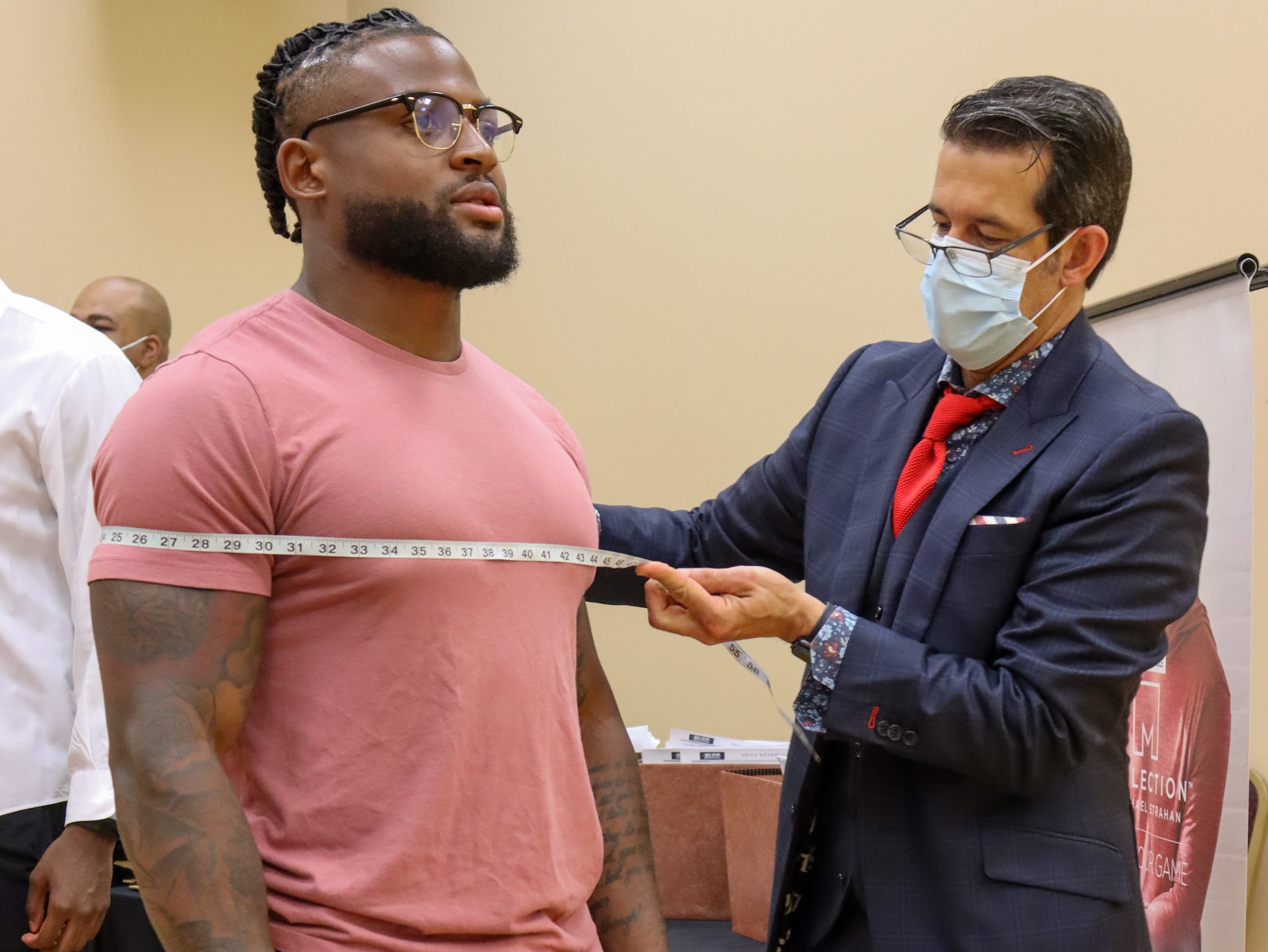 Michael Strahan had custom suits made for the entire JSU football team