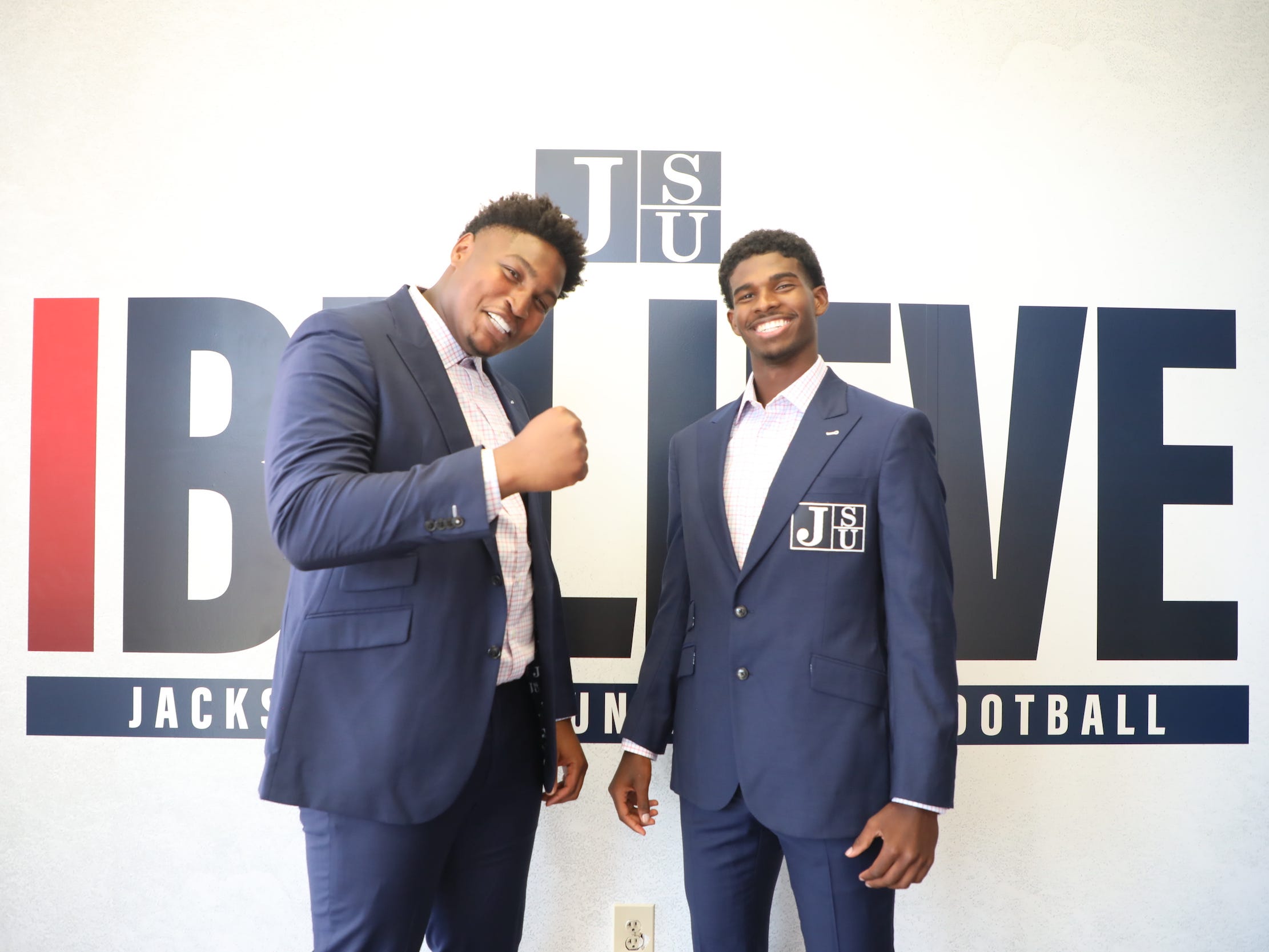 Colorado football players show off custom Michael Strahan suits