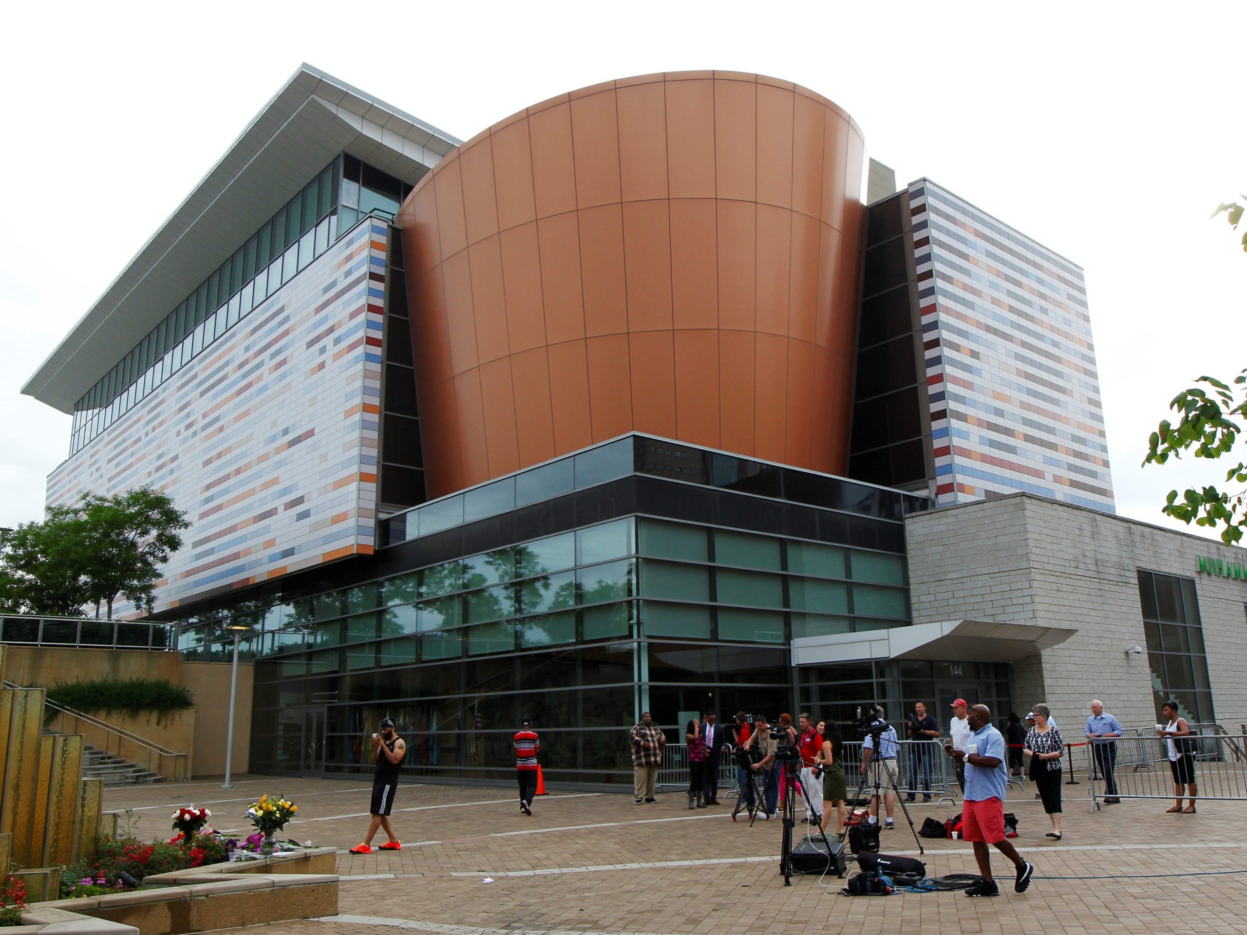 exterior shot of muhammad ali center in louisville kentucky