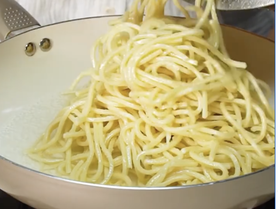 Martha Stewart carbonara in a pan