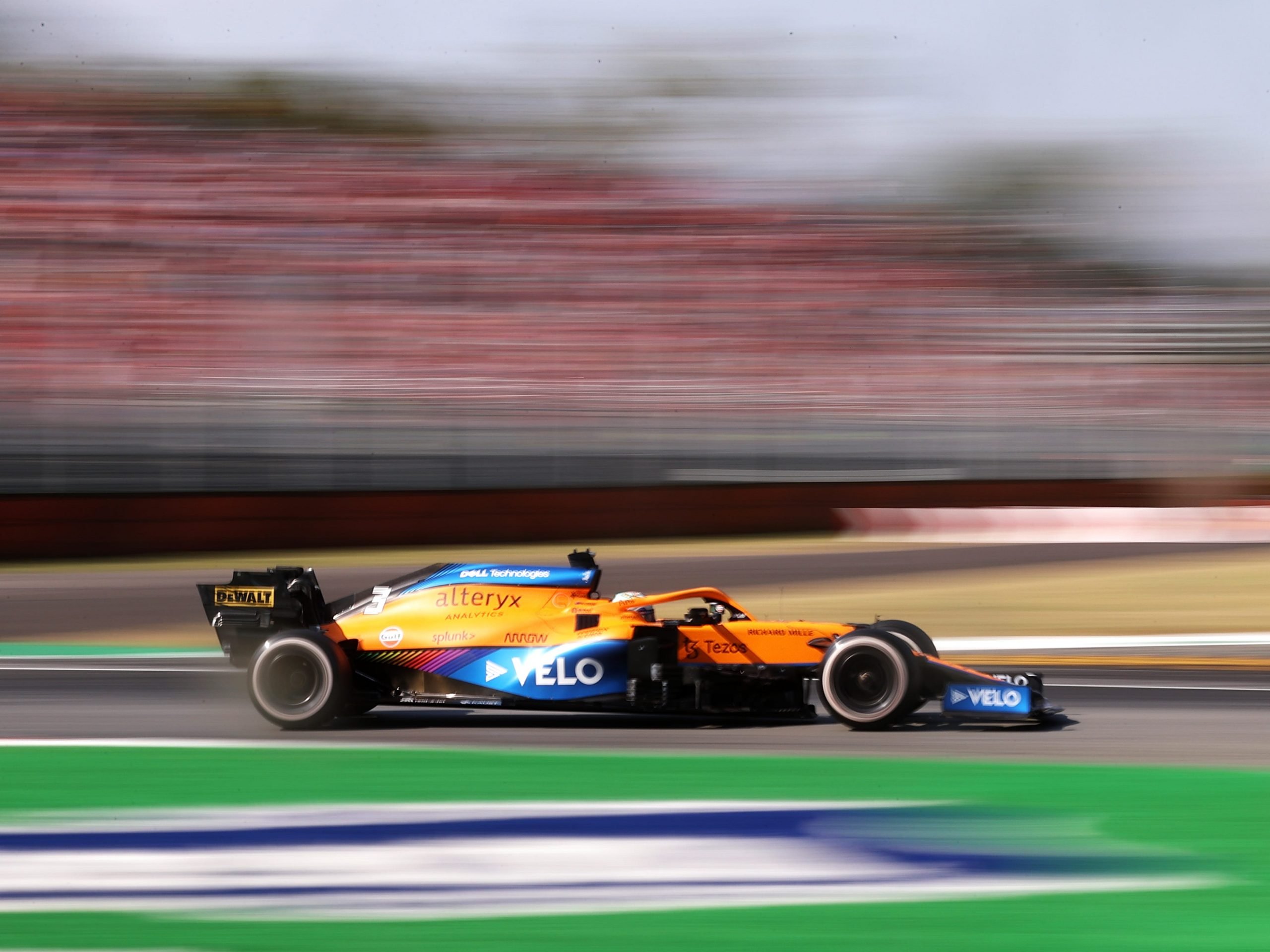 Daniel Ricciardo racing during the Italian Grand Prix