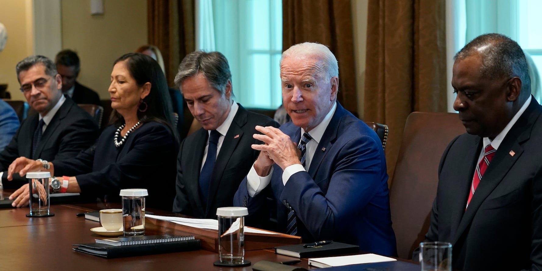 President Joe Biden and his advisors in a Cabinet meeting.