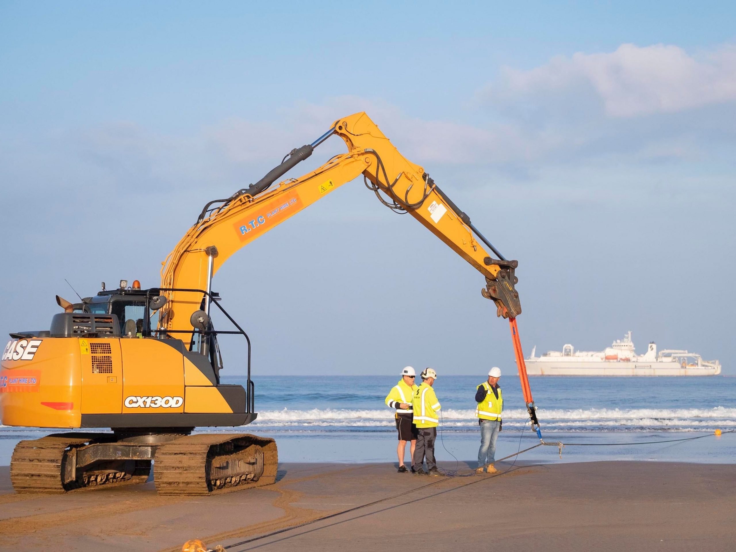 A machine helps land Google&#39;s Grace Hopper cable on the coast of the UK.