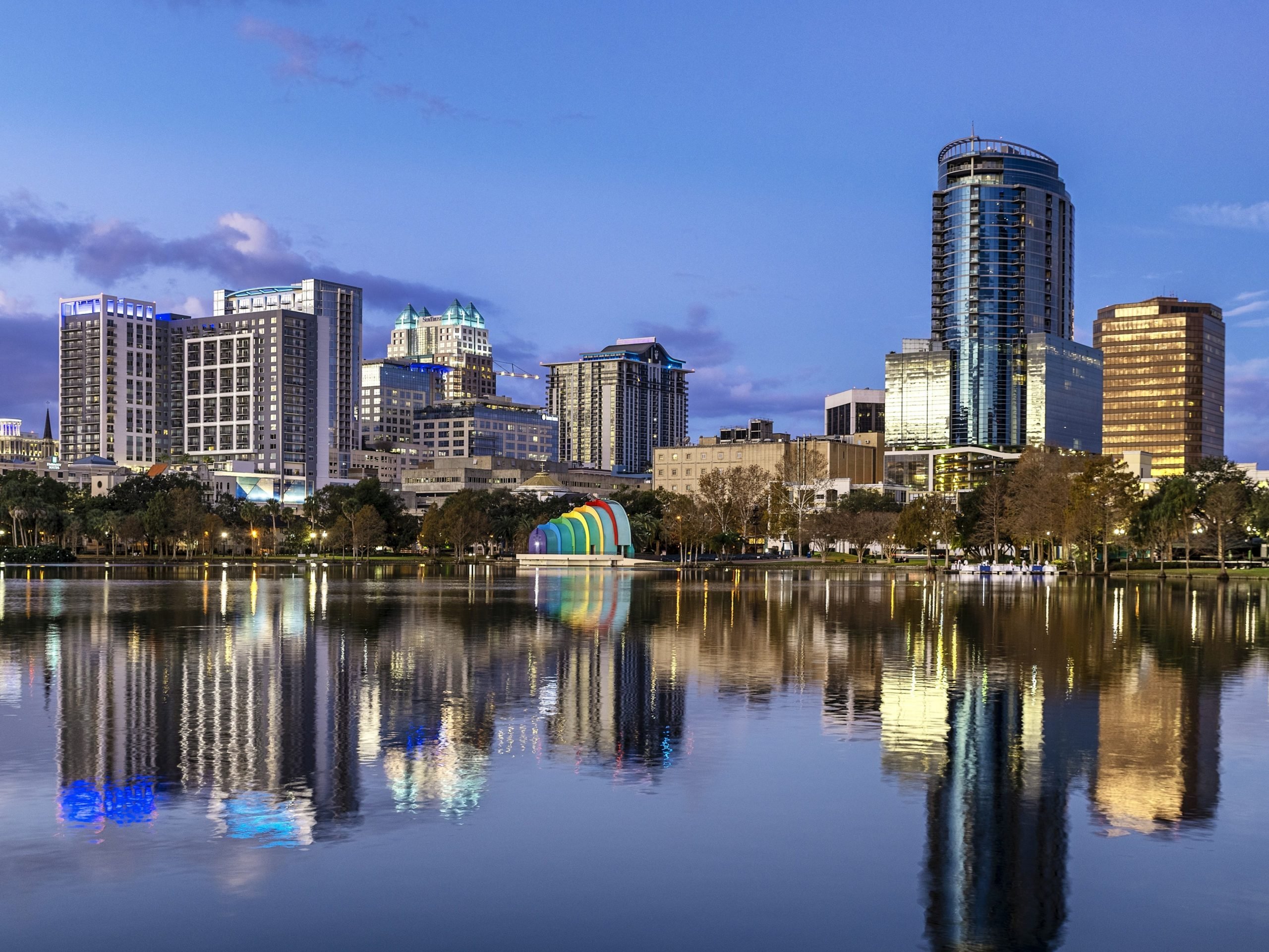 City skyline and Lake Eola at Orlando in Florida