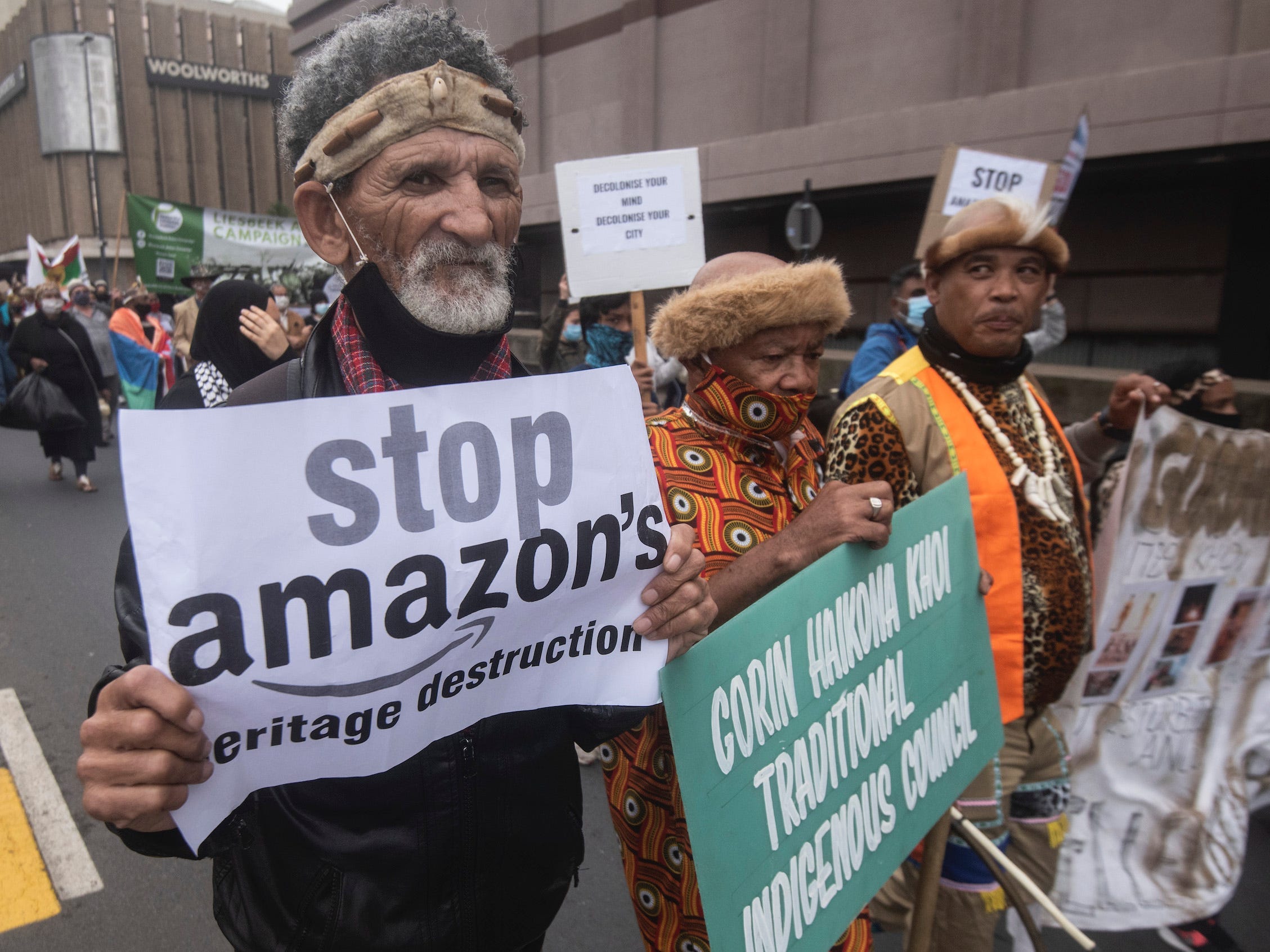 Protesters in South Africa oppose Amazon's new development, saying it constitutes "heritage destruction."