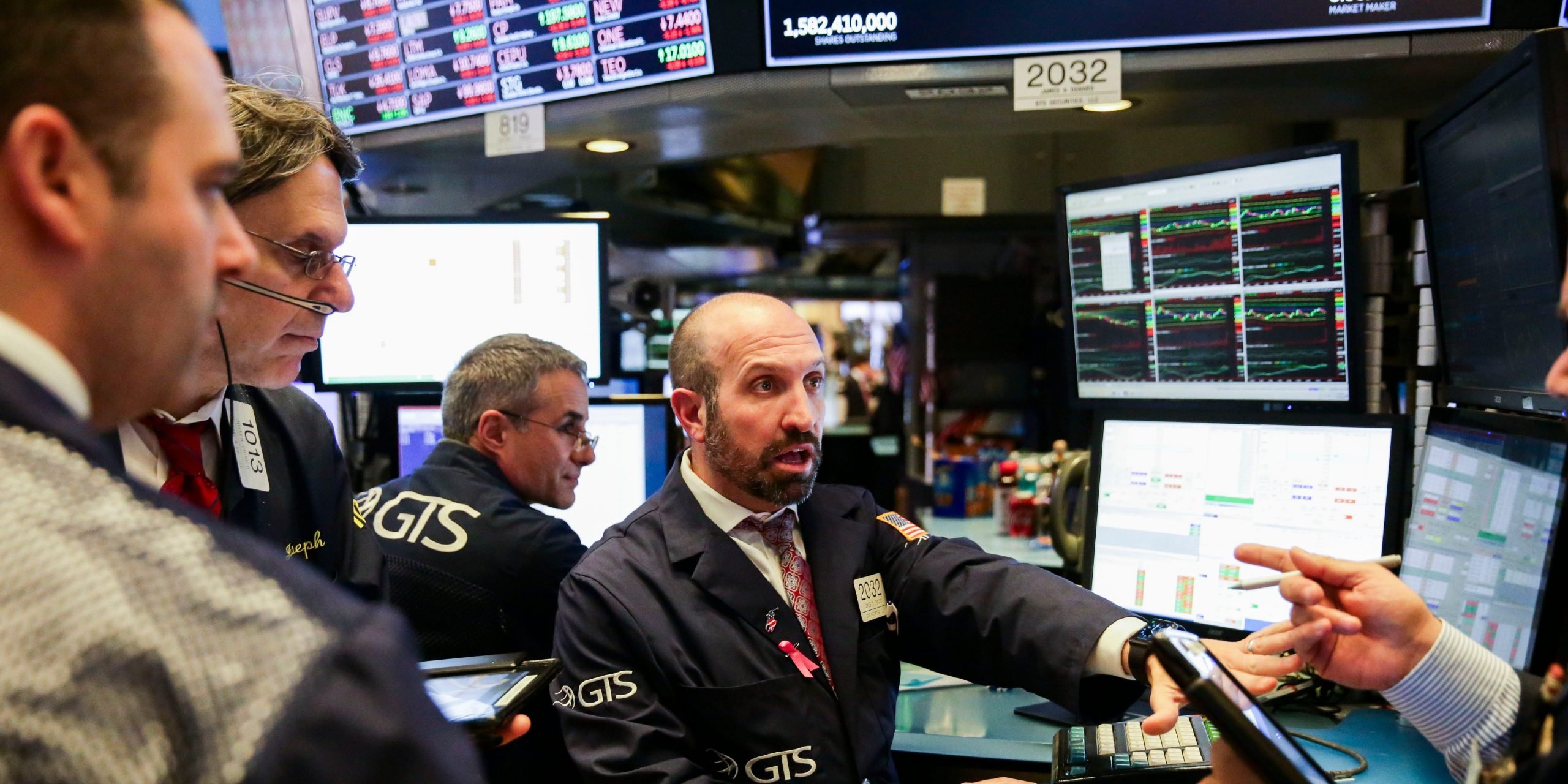 Traders work at the New York Stock Exchange in New York, the United States, Nov. 20, 2018.