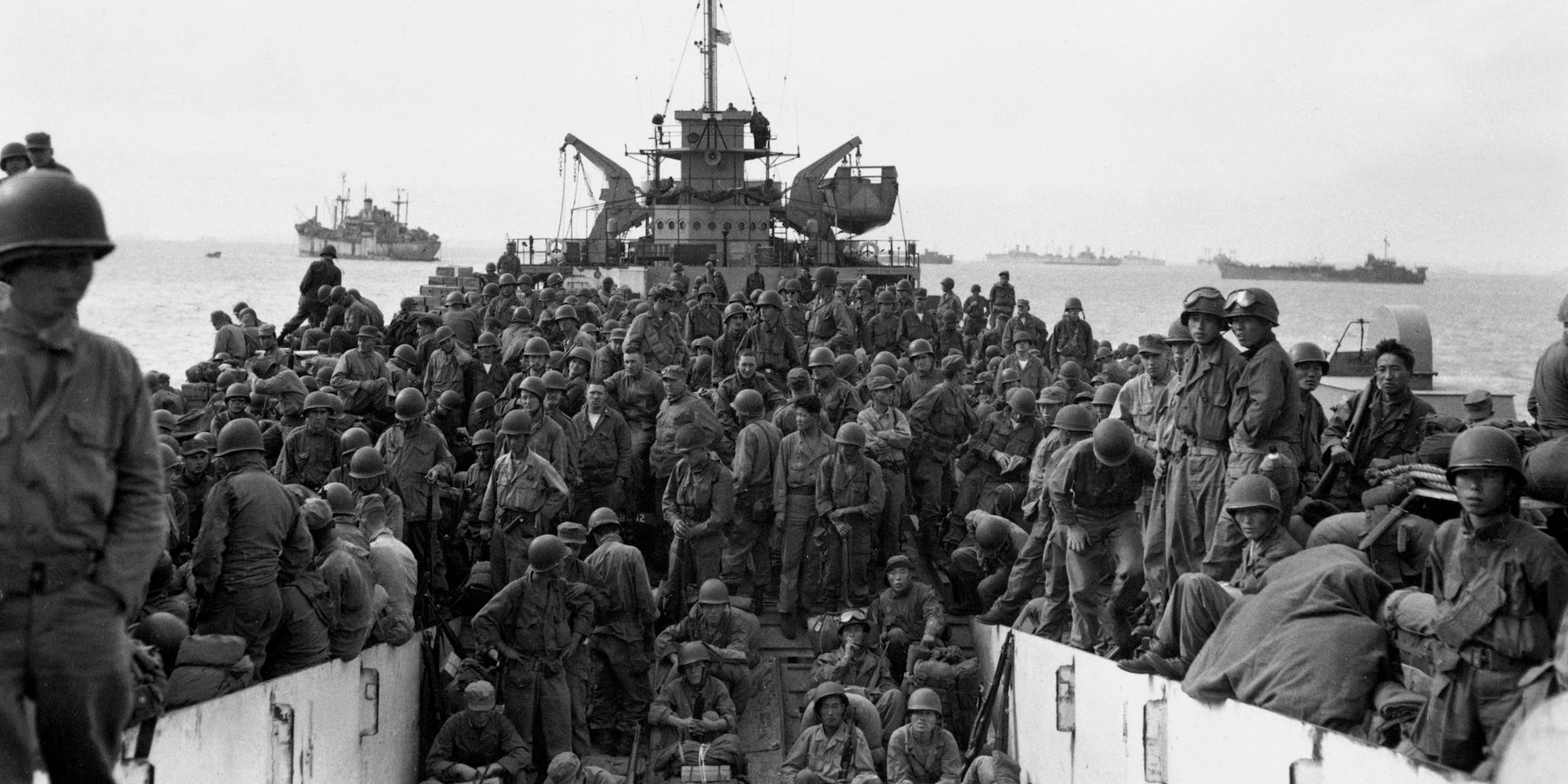 US Army soldiers land at Inchon during Korea War