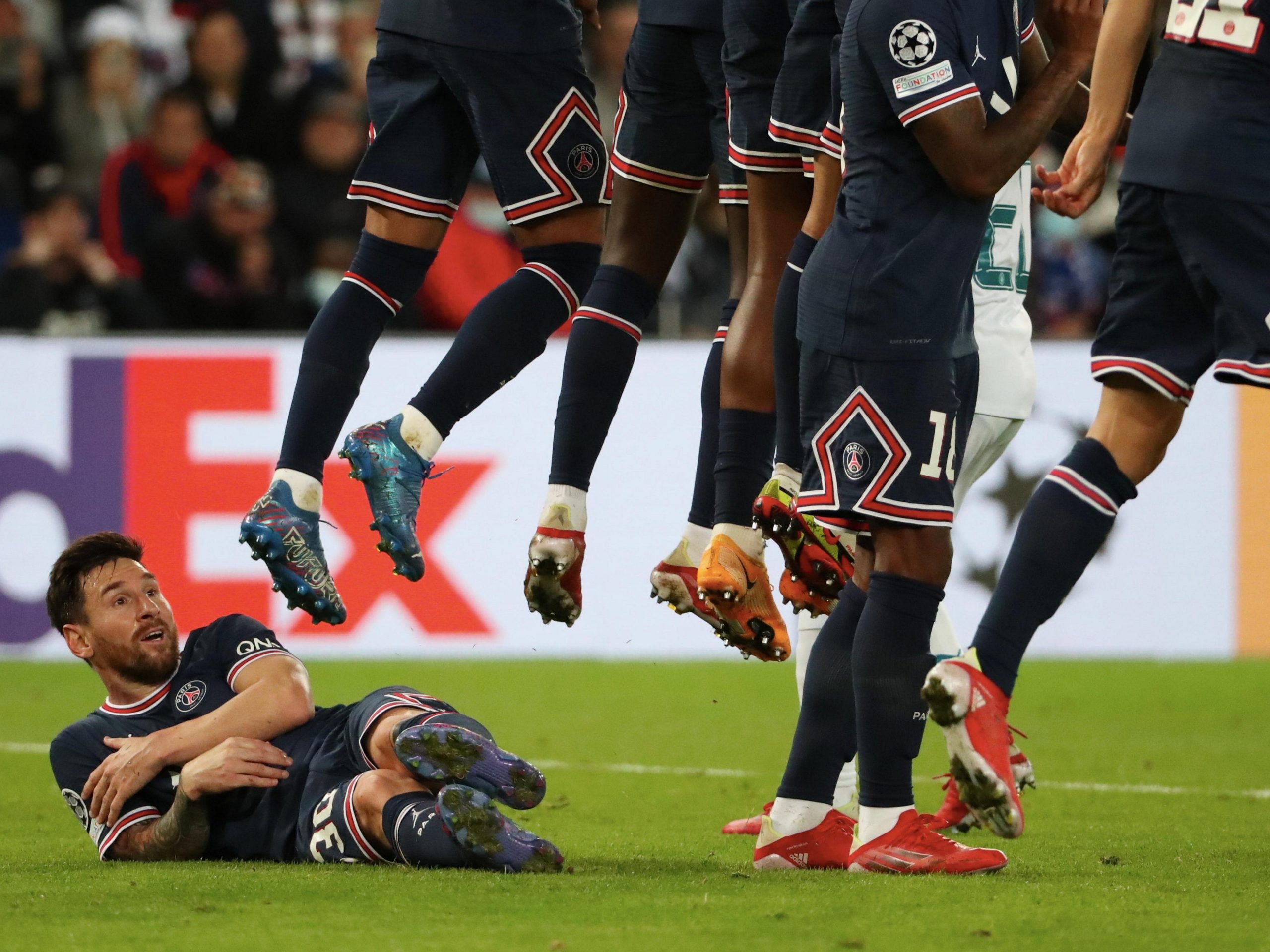 Lionel Messi of Paris Saint-Germain reacts during the UEFA Champions League group A match between Paris Saint-Germain and Manchester Cit