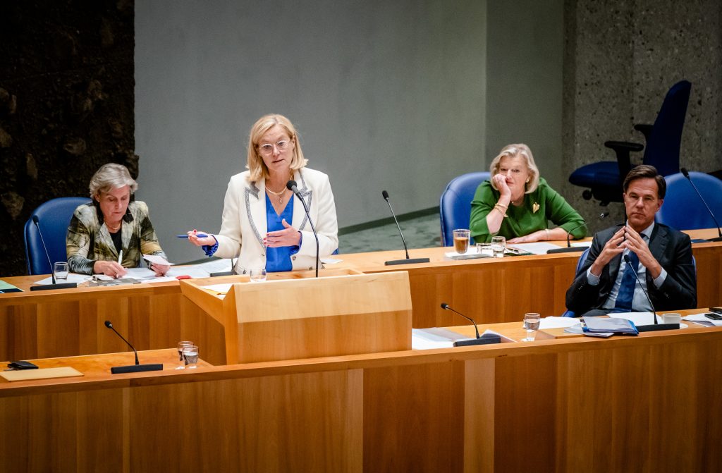 Demissionair Minister Sigrid Kaag van Buitenlandse Zaken (D66) tijdens het debat in de Tweede Kamer over de situatie in Afghanistan.