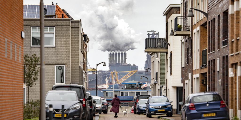 Tata Steel gezien vanuit IJmuiden