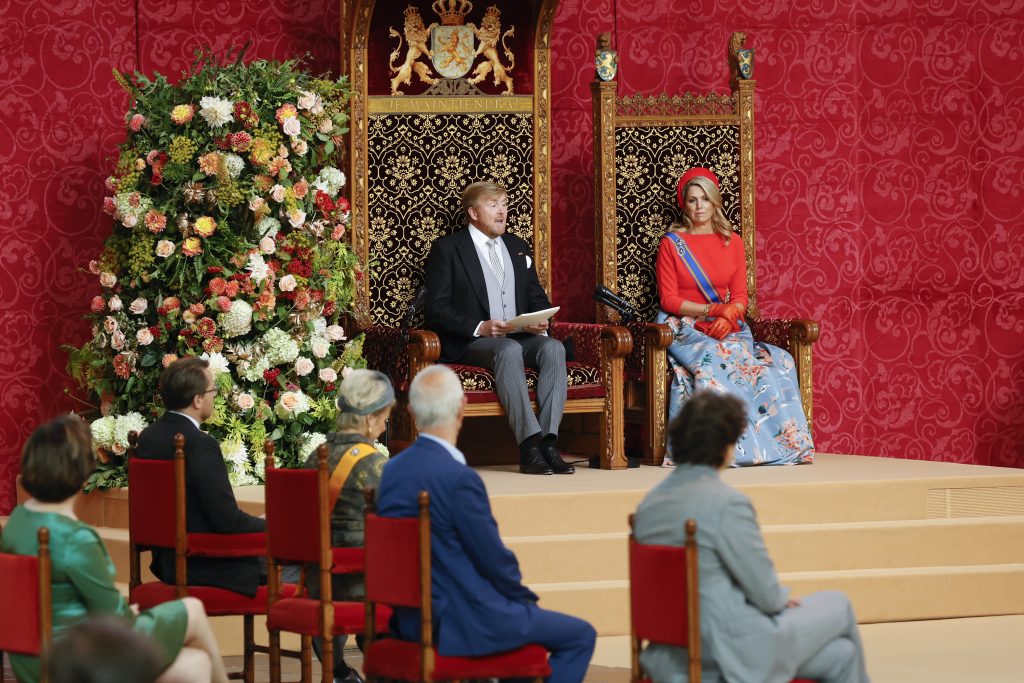 Koning Willem-Alexander leest op Prinsjesdag de Troonrede voor.