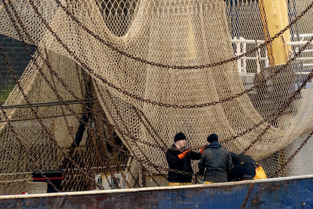 Nederlandse vissers in IJmuiden.