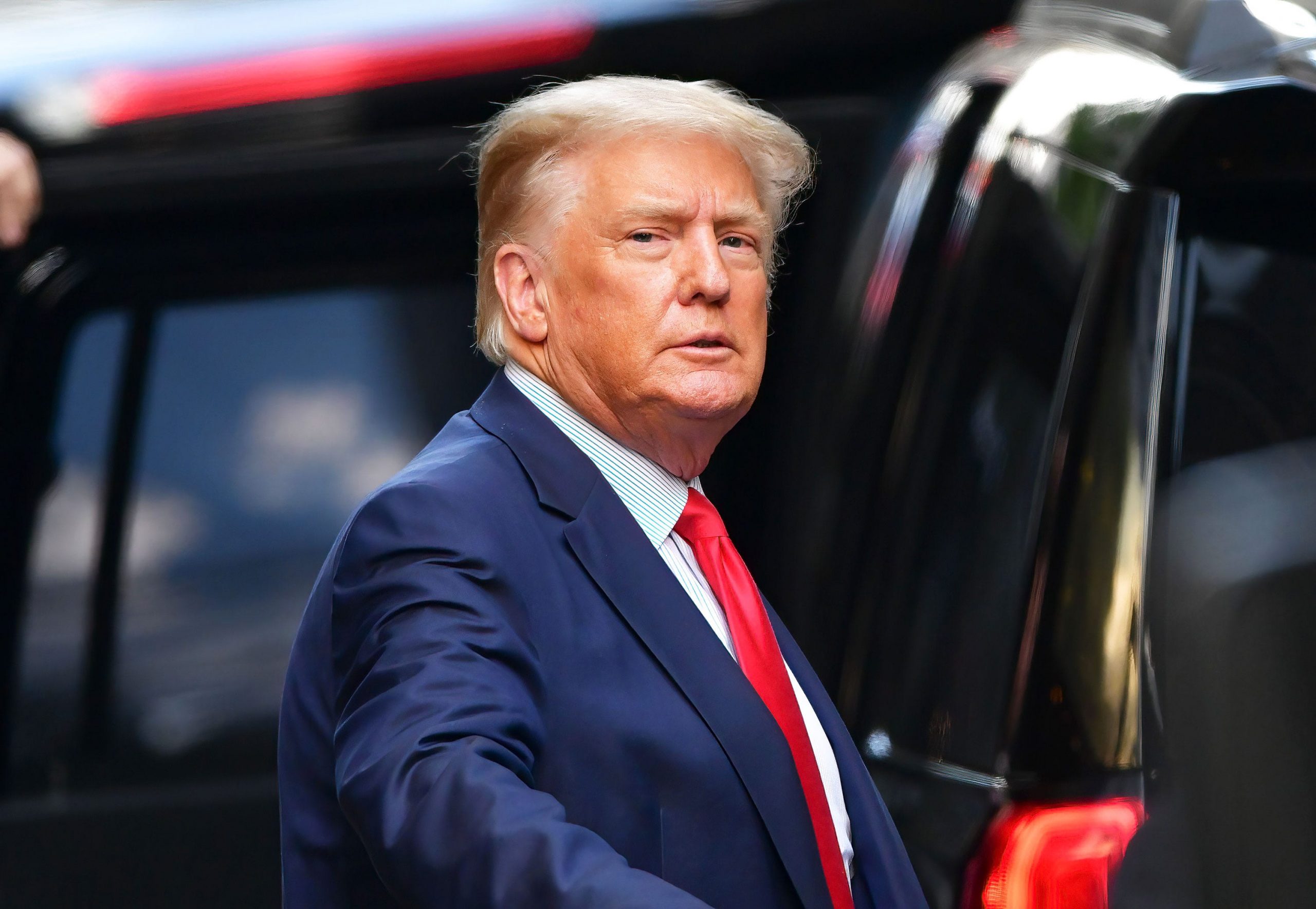 donald trump outside trump tower in nyc