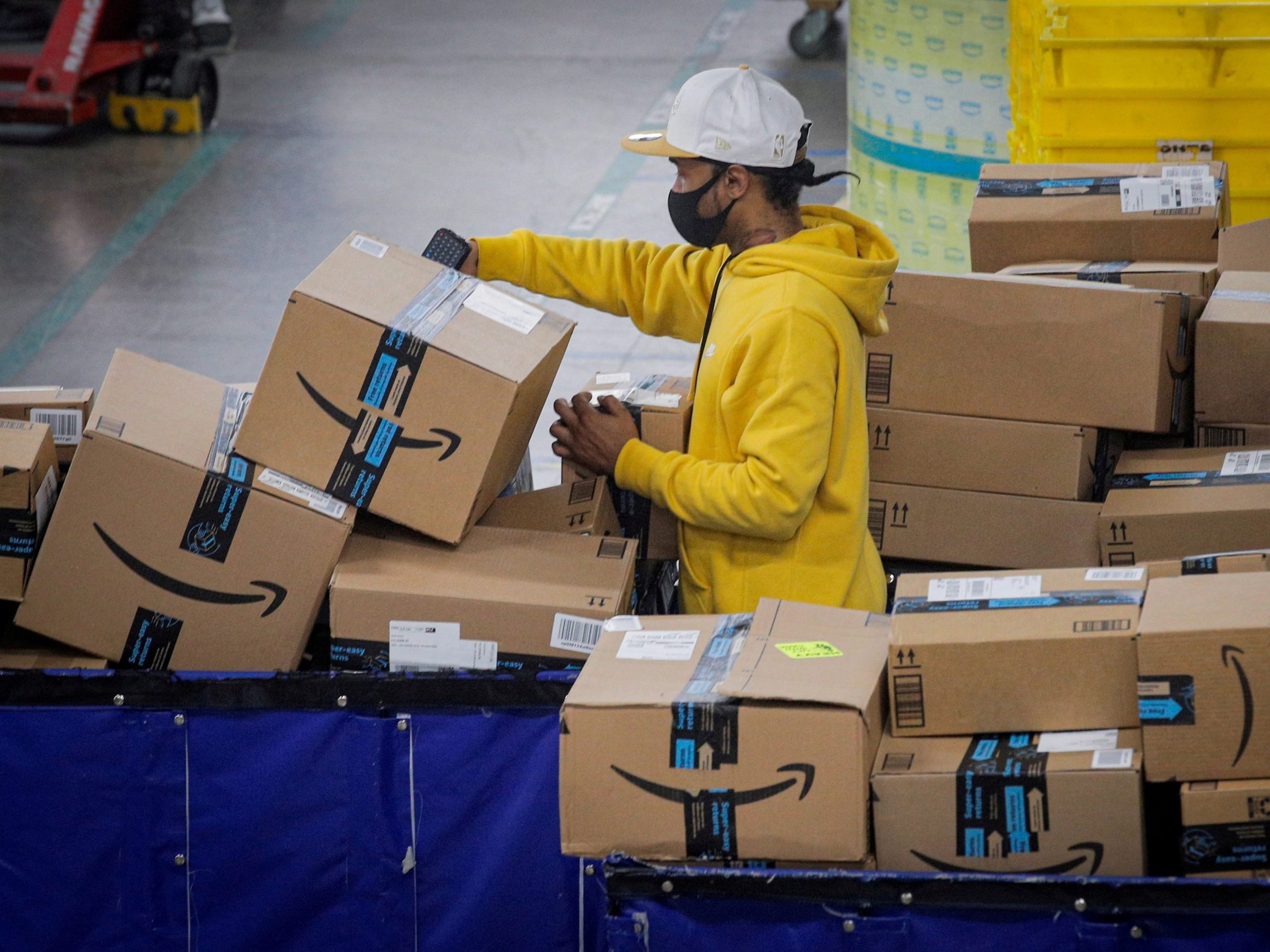 amazon worker packages NY