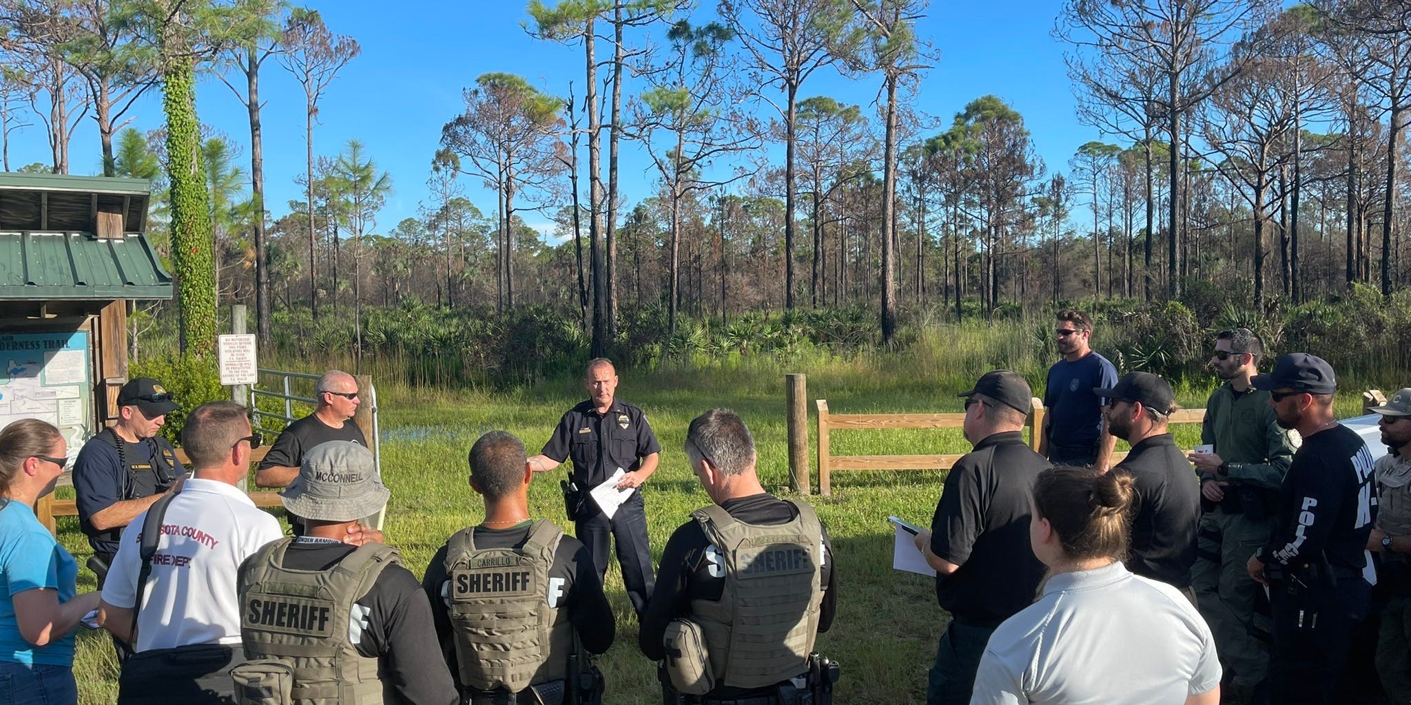 Members of law enforcement at Florida' Carlton Reserve in search of Brian Laundrie.