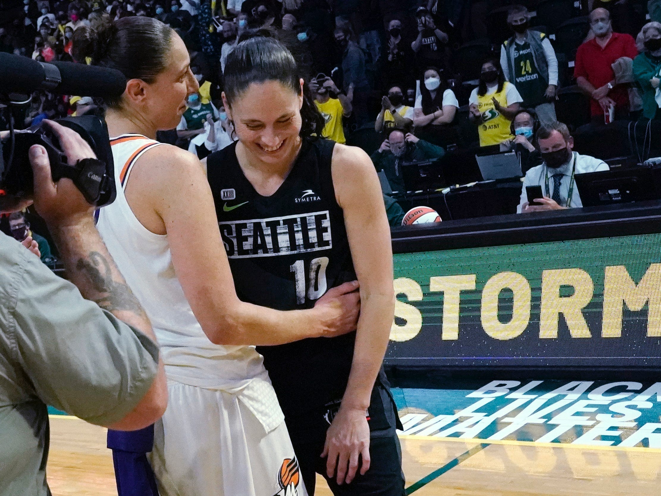 Sue Bird and Diana Taurasi shared an emotional jersey swap after what ...
