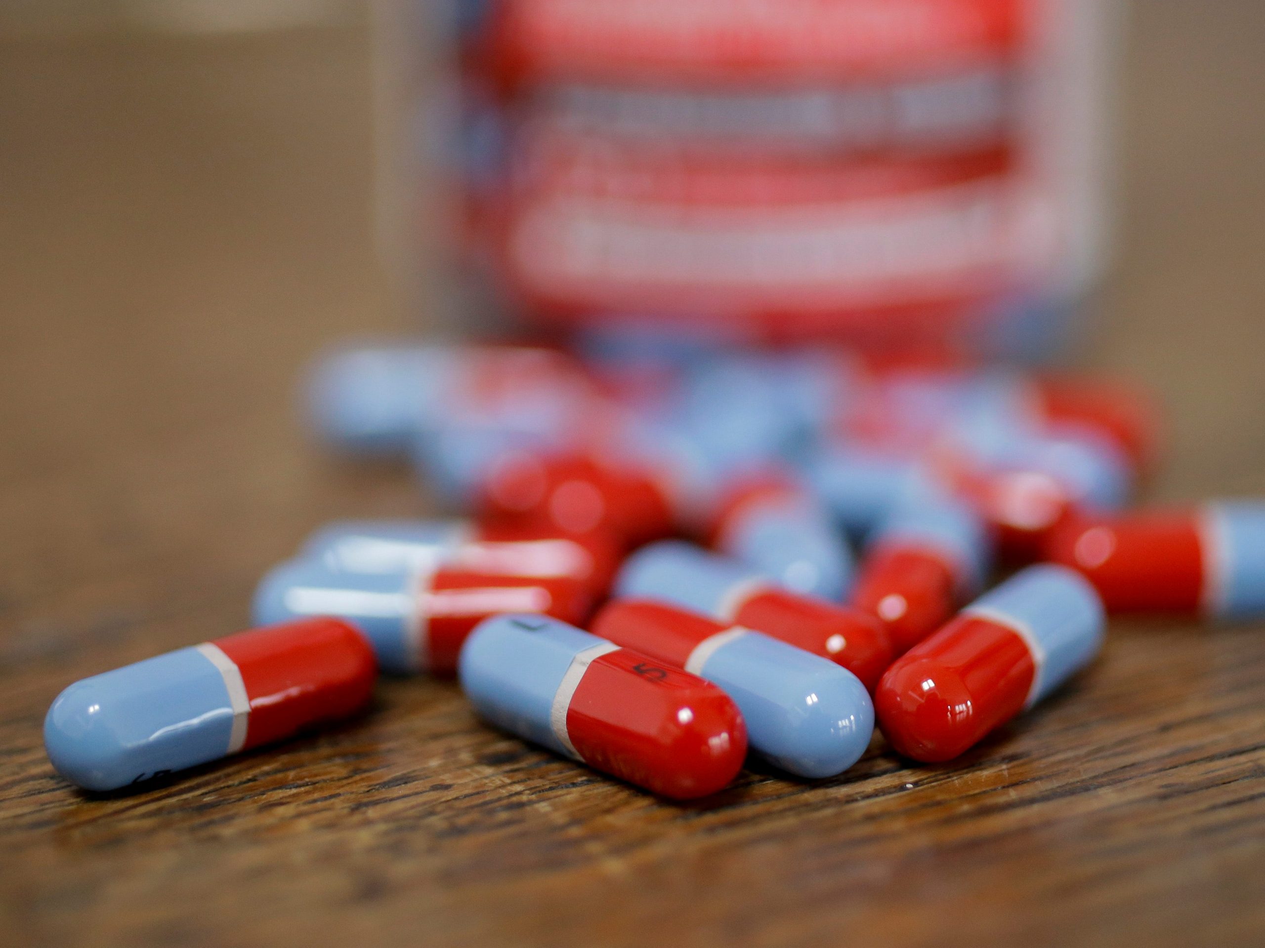 This Dec. 18, 2019 photo shows generic acetaminophen capsules in Santa Ana, Calif.  A fight is coming to California over whether to list acetaminophen,  one of the world's most common over-the-counter drugs as a carcinogen, echoing recent high-profile battles for things like alcohol and coffee. (AP Photo/Chris Carlson)
