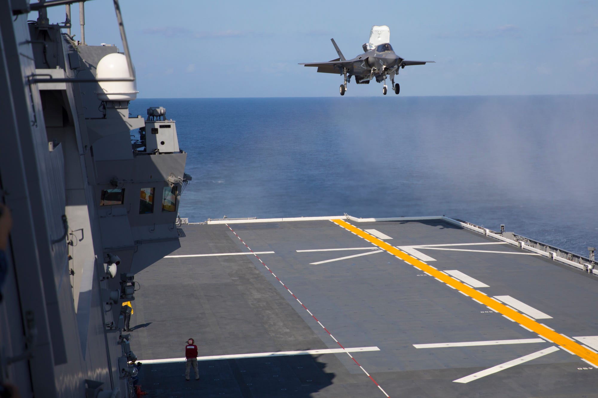 Marine Corps F-35B lands on Japanese ship Izumo