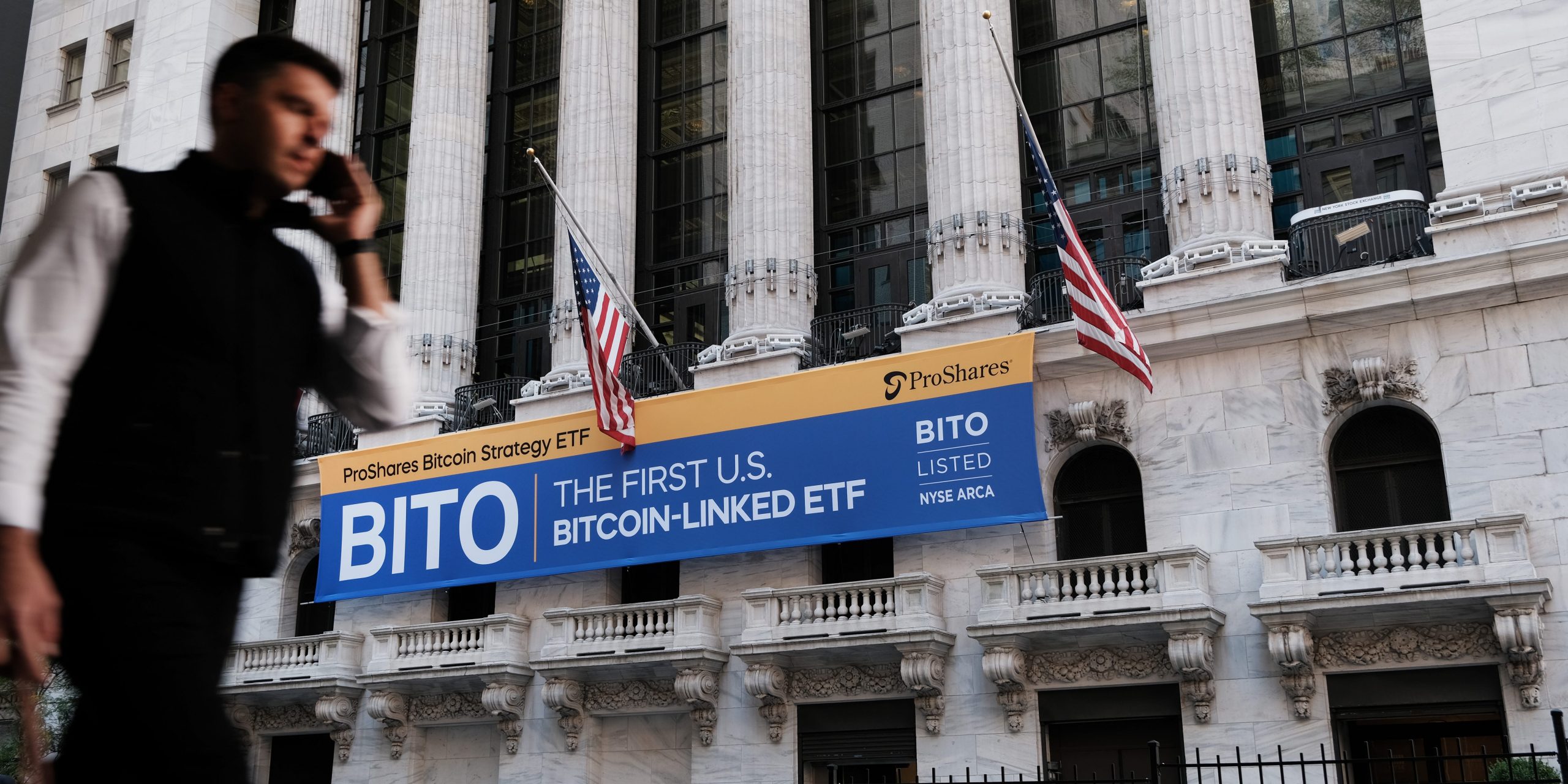 Bitcoin etf banner