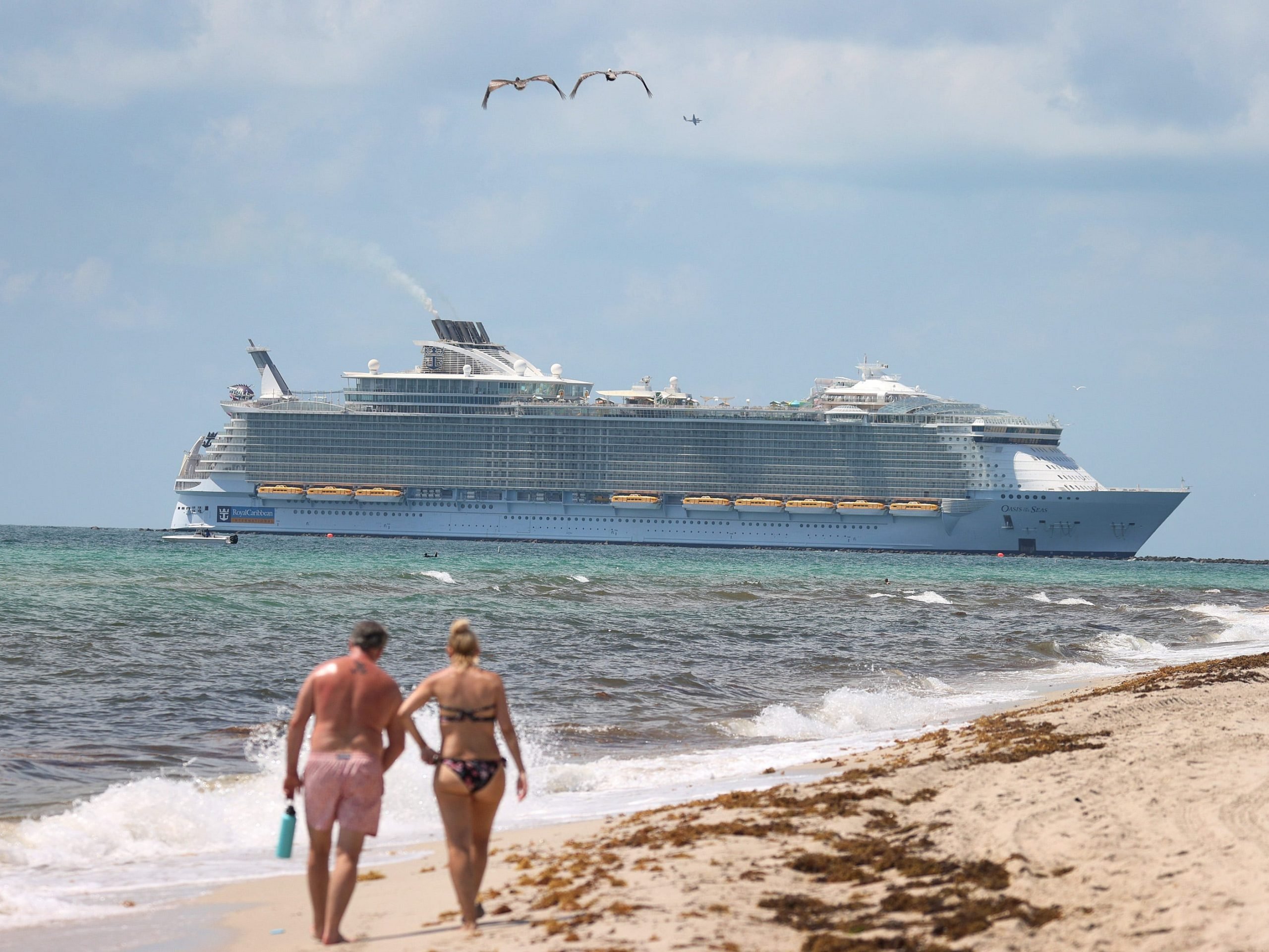 Cruise ship docks in Florida