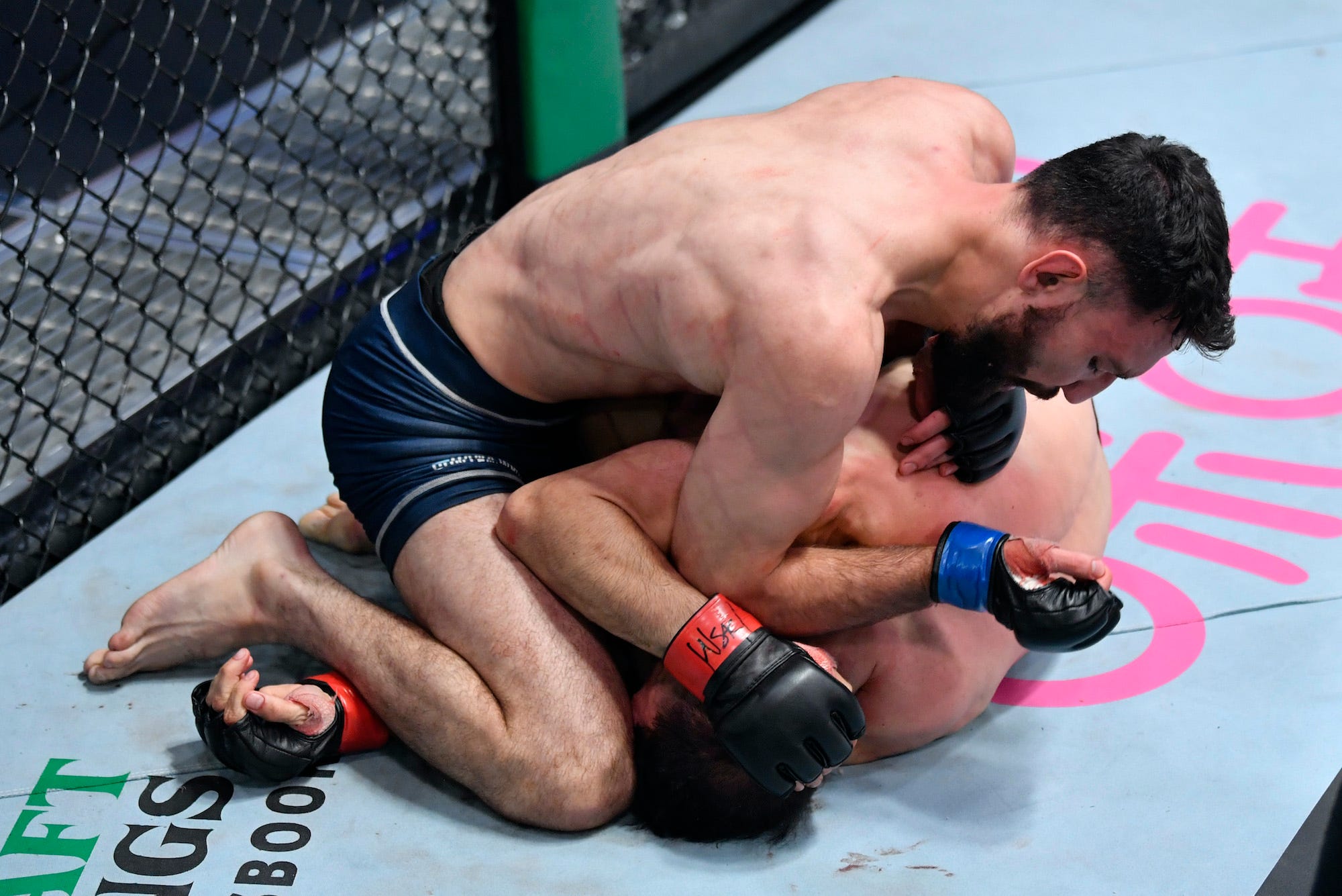 Javid Basharat elbows Oron Kahlon en route to a Contender Series win.