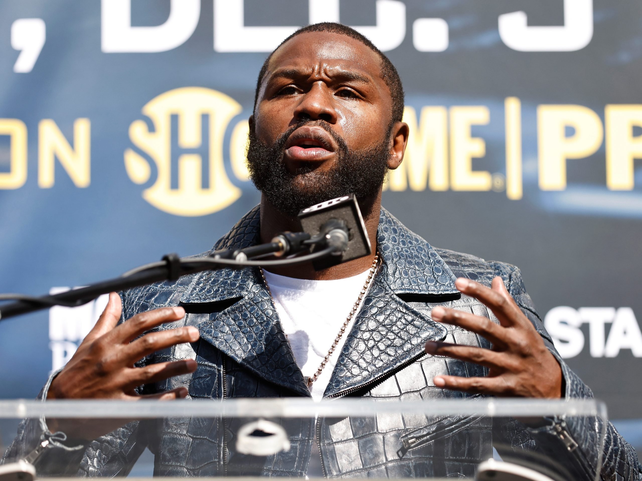 Floyd Mayweather speaking at the WBA Lightweight Championship fight between Gervonta Davis and Rolando Romero press conference.