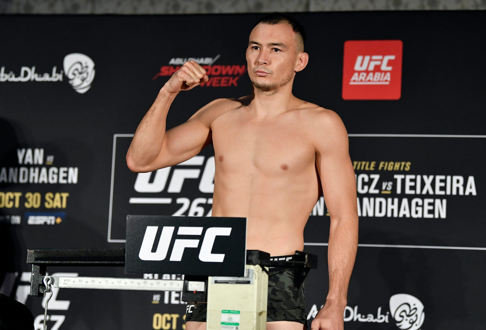Damir Ismagulov poses after missing weight for his UFC 267 fight.